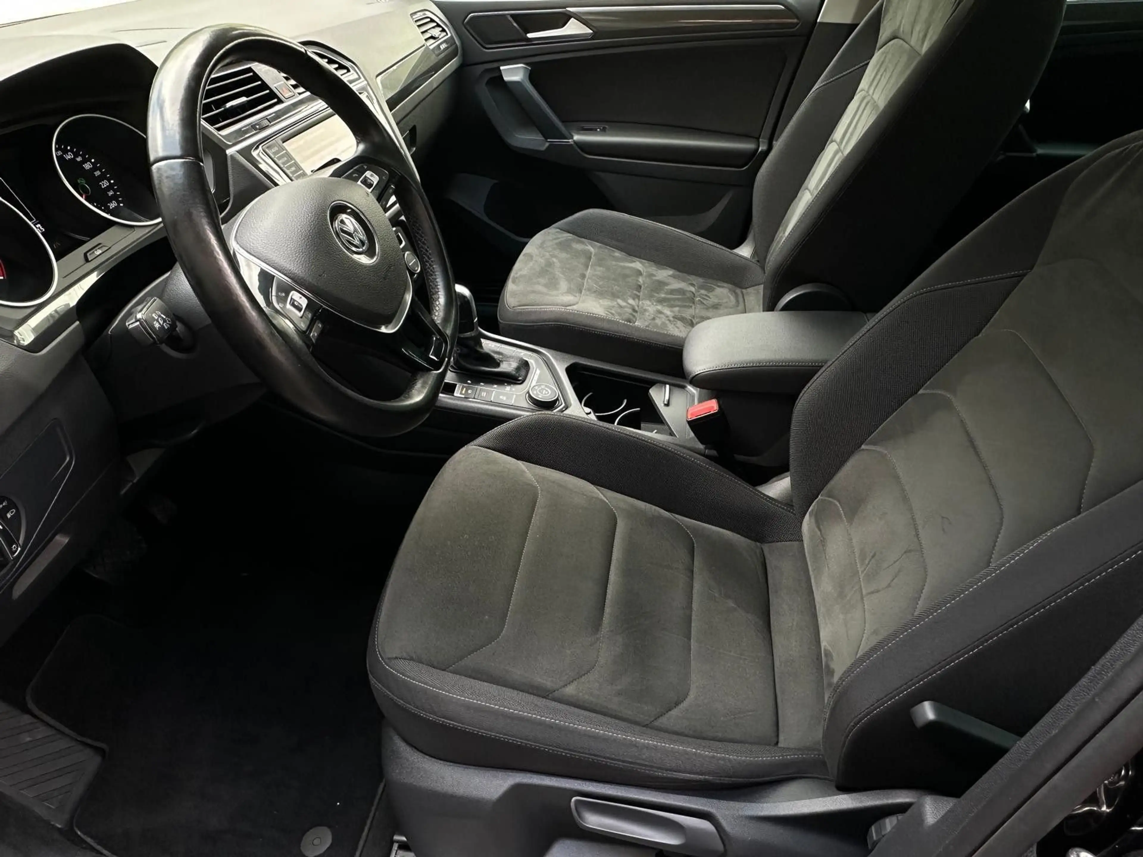 Volkswagen Tiguan 2.0 TDI Highline 4Motion ACC NAV KAMERA — photo 2