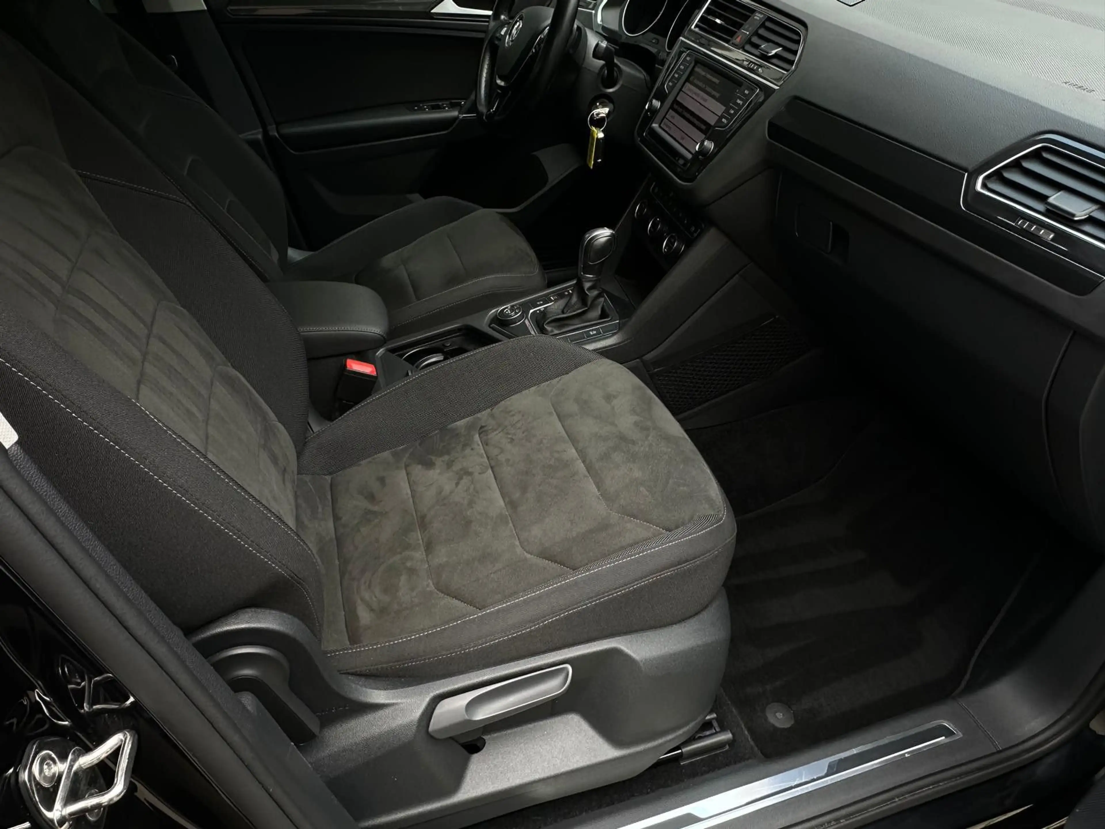 Volkswagen Tiguan 2.0 TDI Highline 4Motion ACC NAV KAMERA — photo 12