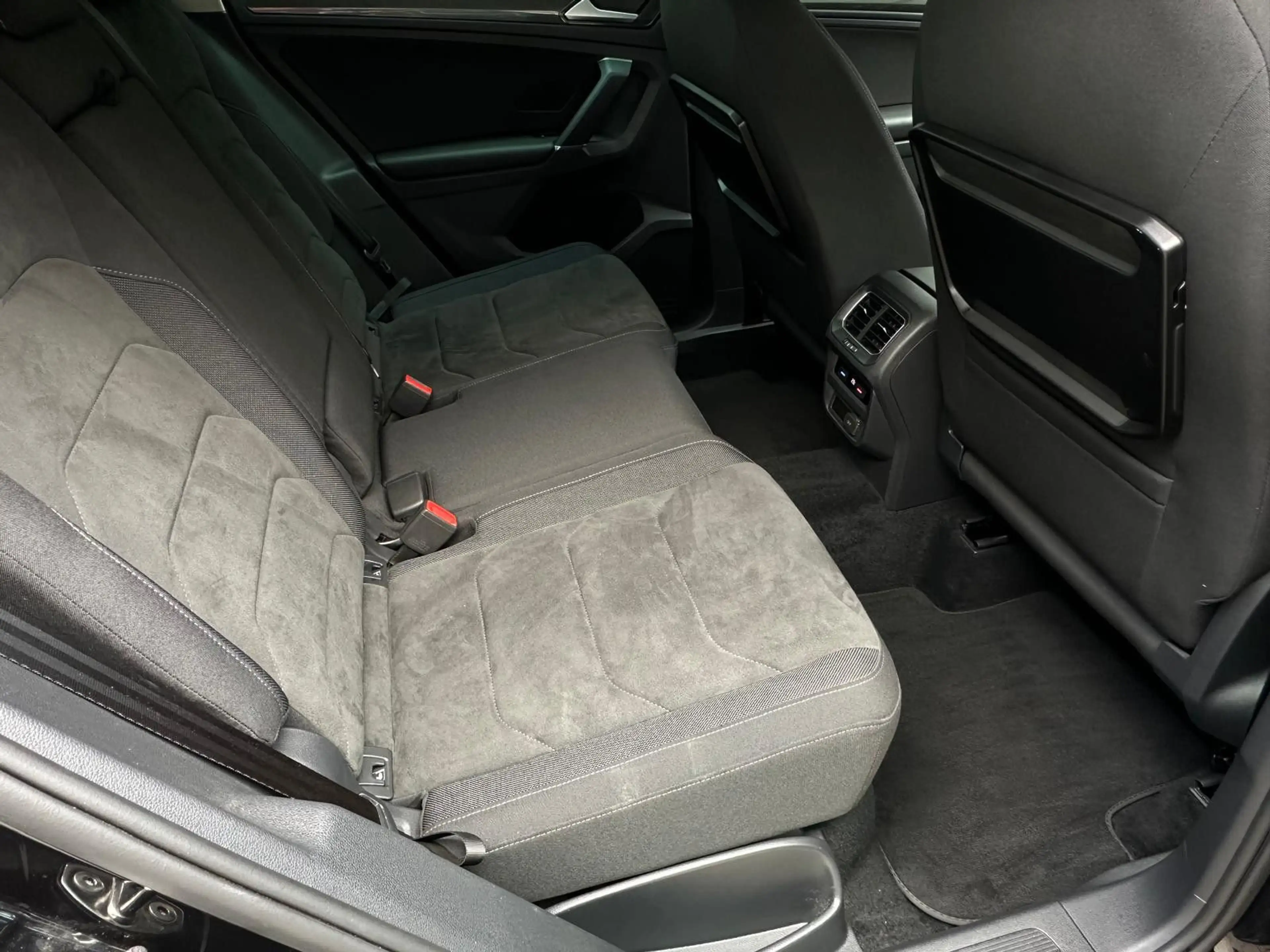 Volkswagen Tiguan 2.0 TDI Highline 4Motion ACC NAV KAMERA — photo 10