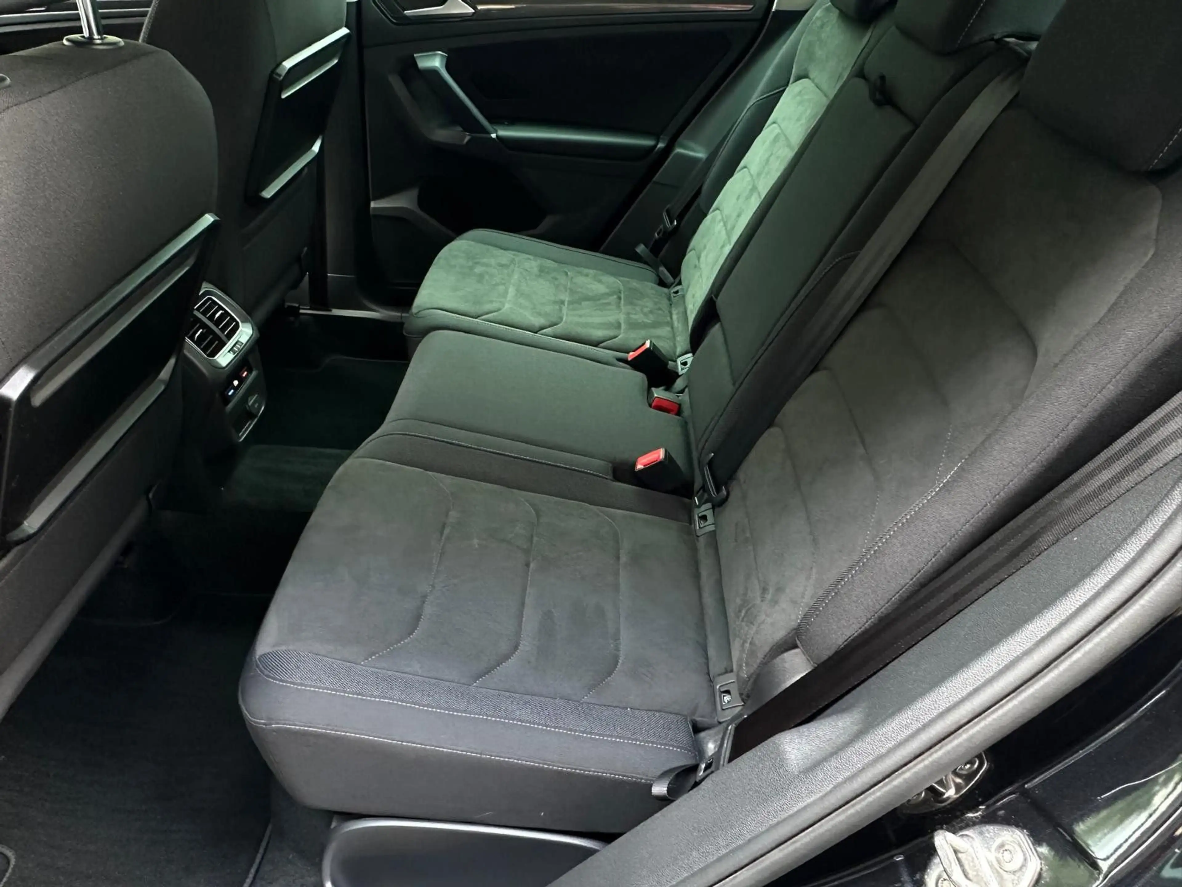 Volkswagen Tiguan 2.0 TDI Highline 4Motion ACC NAV KAMERA — photo 6