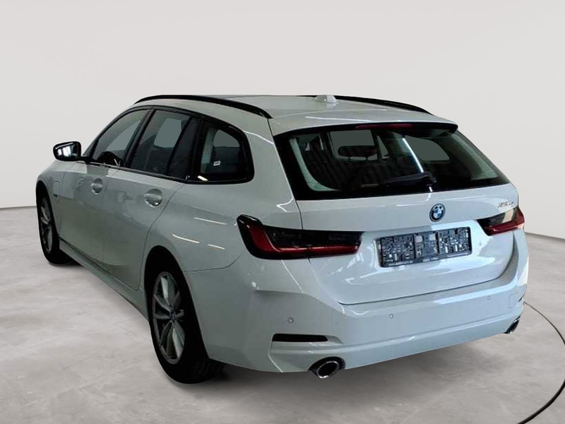 BMW 320 320e Touring Aut. Navi Pano LED — photo 2