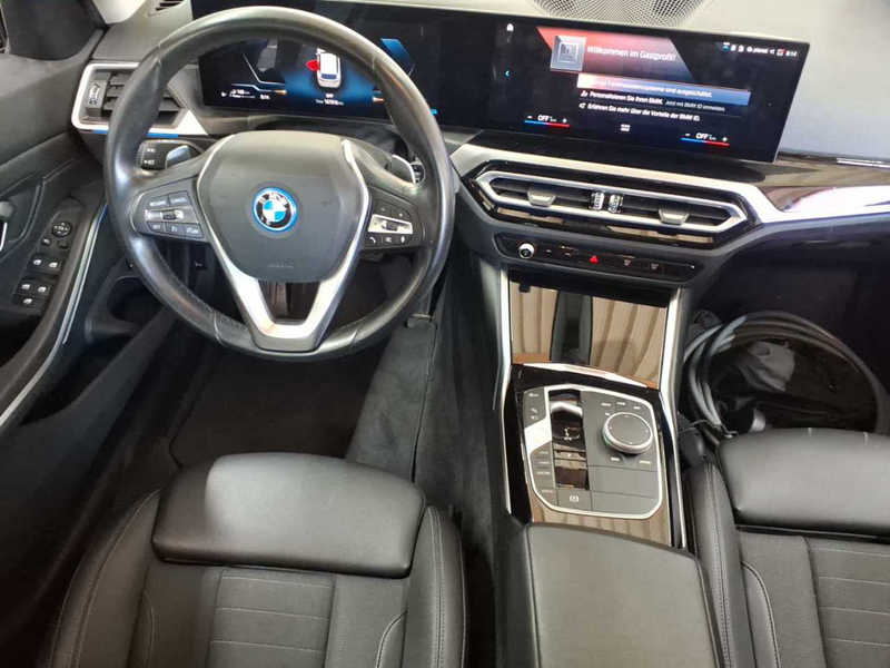 BMW 320 320e Touring Aut. Navi Pano LED — photo 5