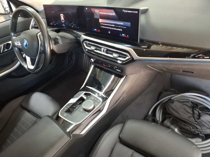BMW 320 320e Touring Aut. Navi Pano LED — photo 12