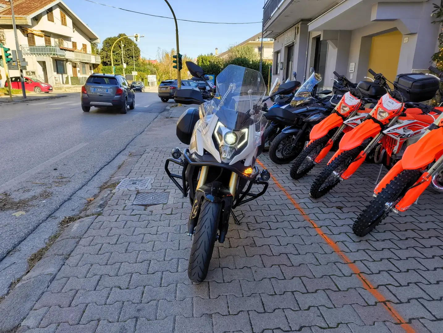 CFMOTO 650 MT gt Bianco - 2