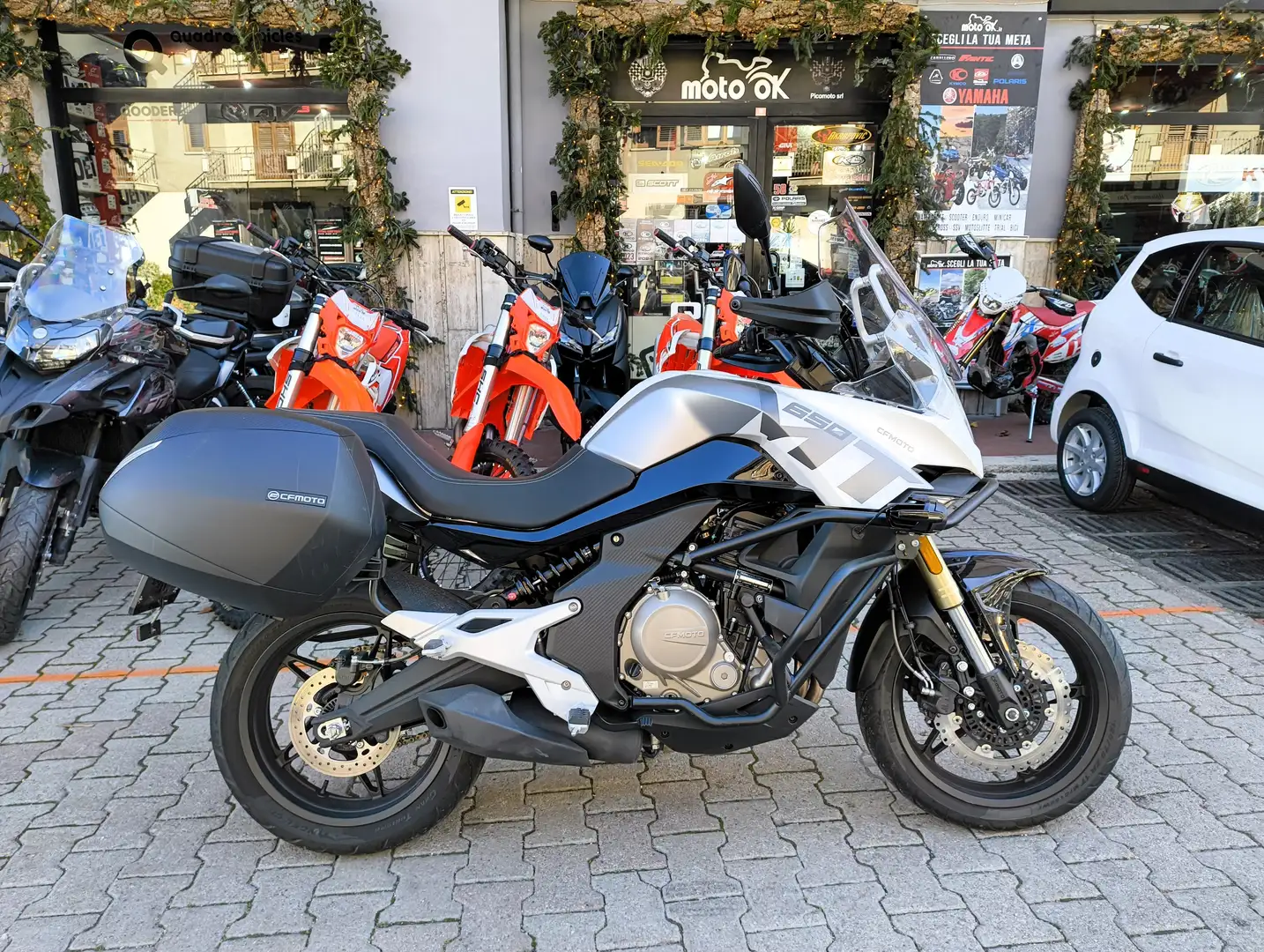 CFMOTO 650 MT gt Bianco - 1