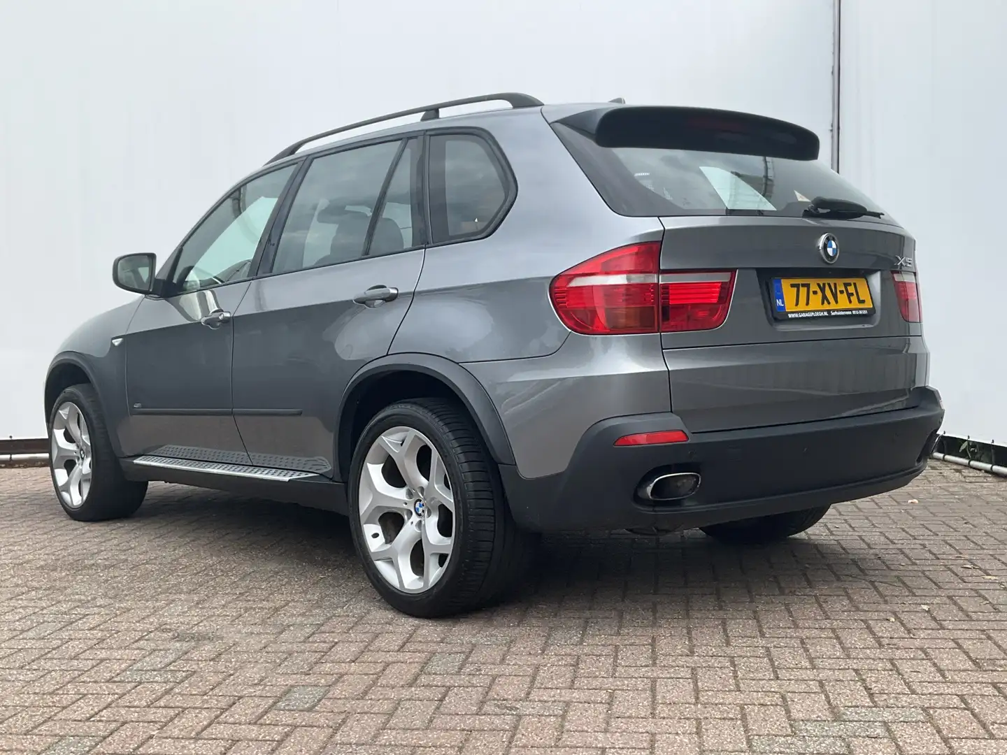 BMW X5 xDrive48i 355pk High Executive Youngtimer Orig.NL Grau - 2