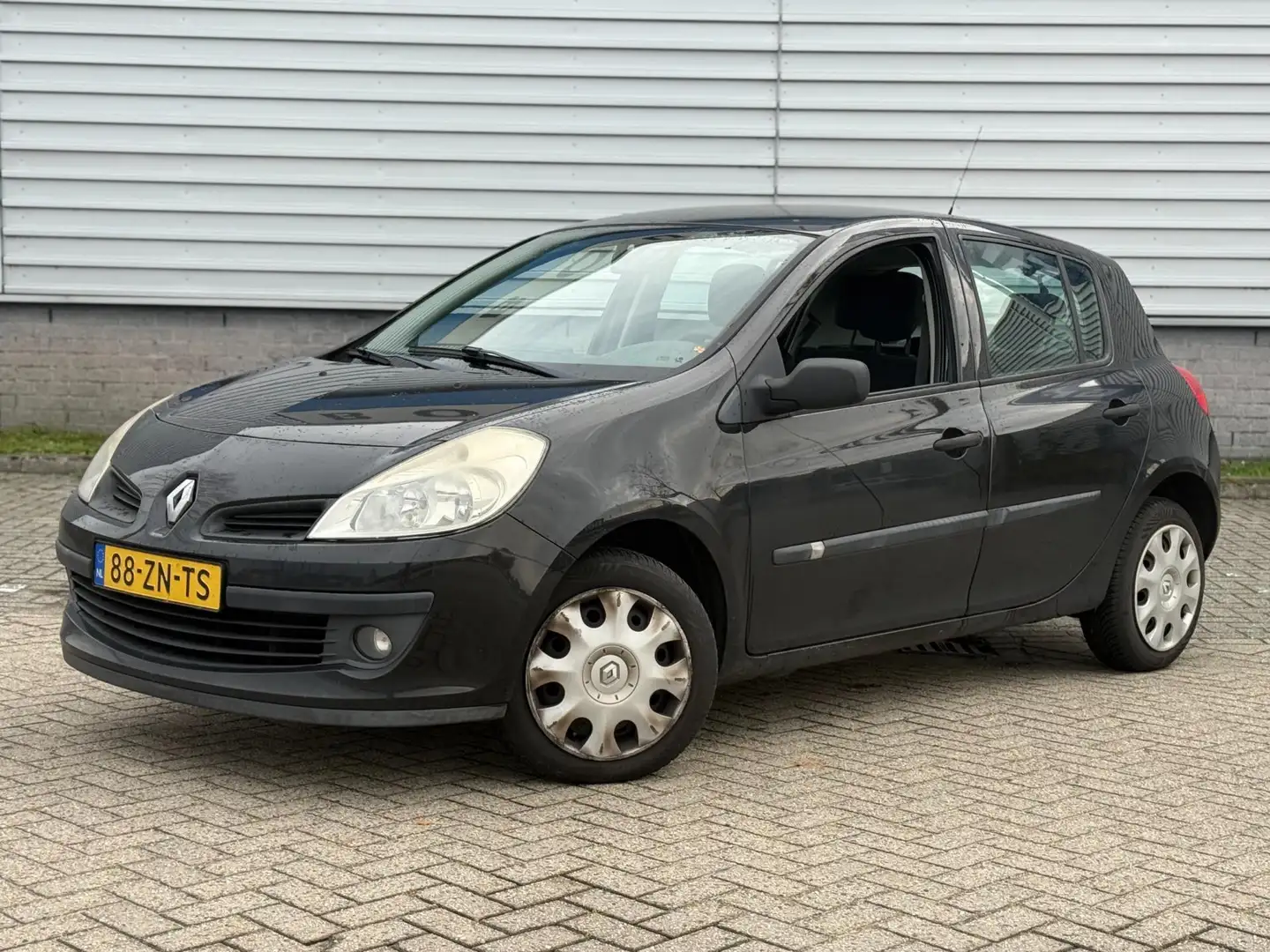 Renault Clio 1.2 TCE Expression (INRUILKOOPJE) Noir - 1