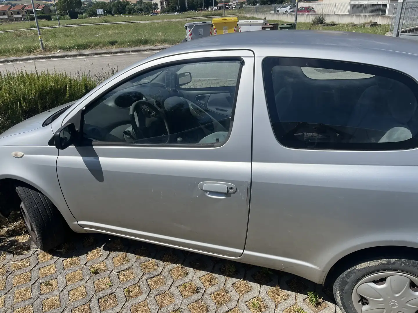 Toyota Yaris 3p 1.0 - 2