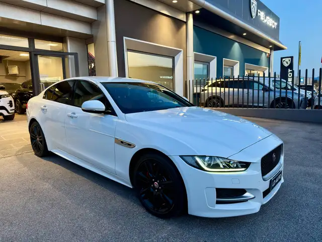 Jaguar XE XE 2.0d R-Sport 180cv auto