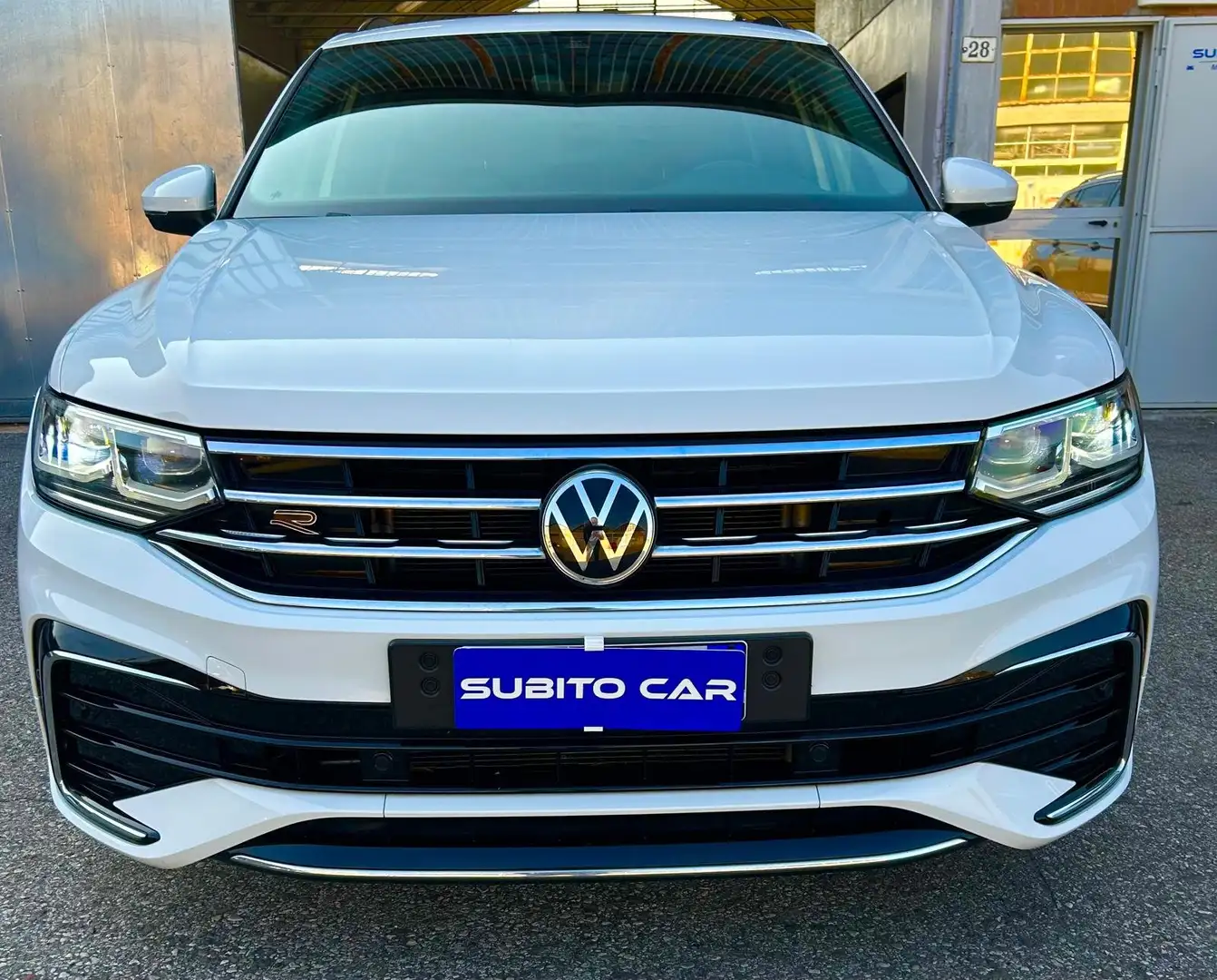 Volkswagen Tiguan Tiguan II 2021 2.0 tdi R-Line 150cv dsg Blanc - 1