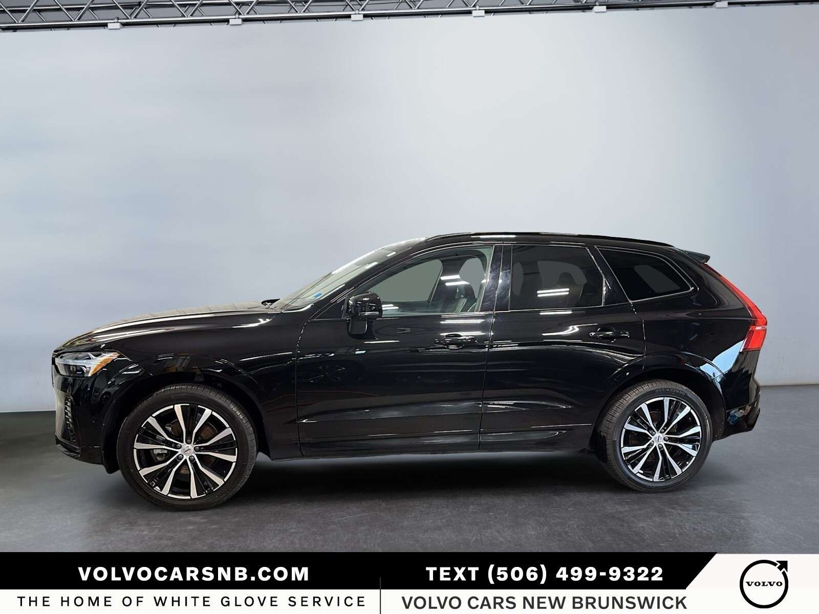 2025 Volvo XC60 B5 Plus Dark Theme — снимка 1