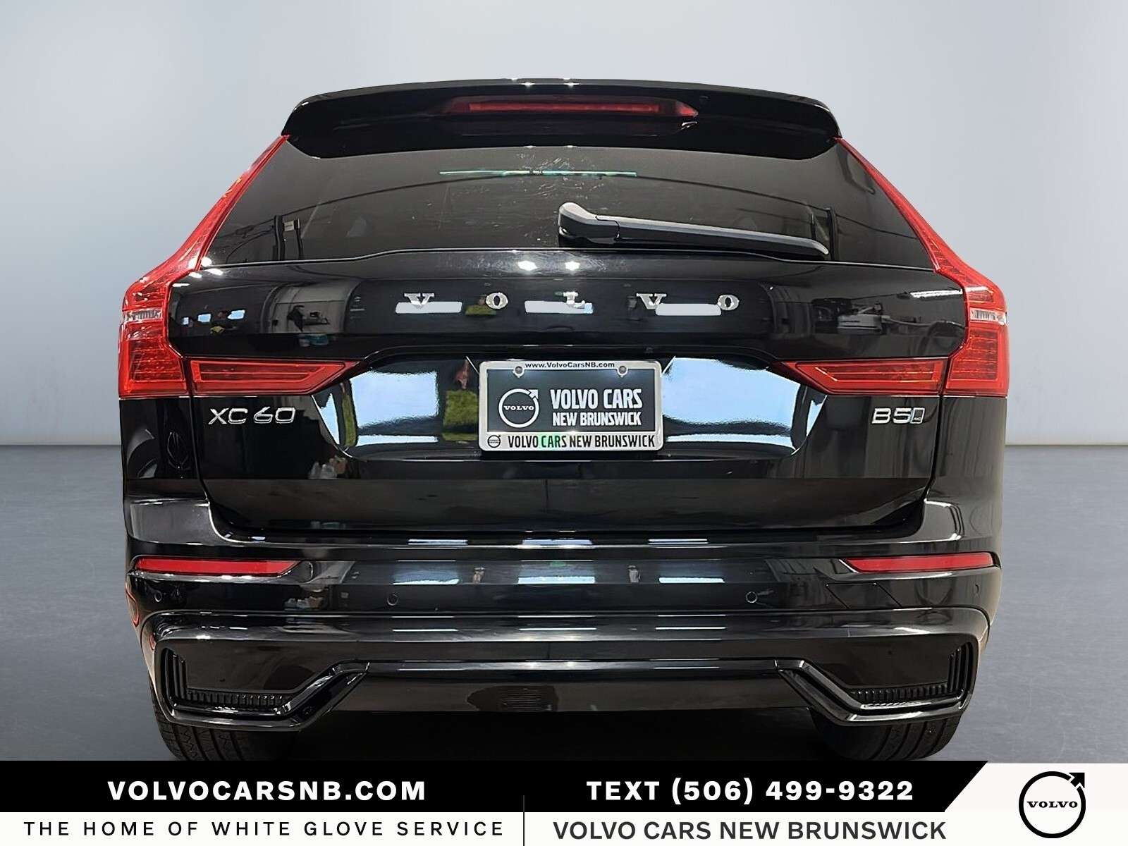 2025 Volvo XC60 B5 Plus Dark Theme — снимка 1