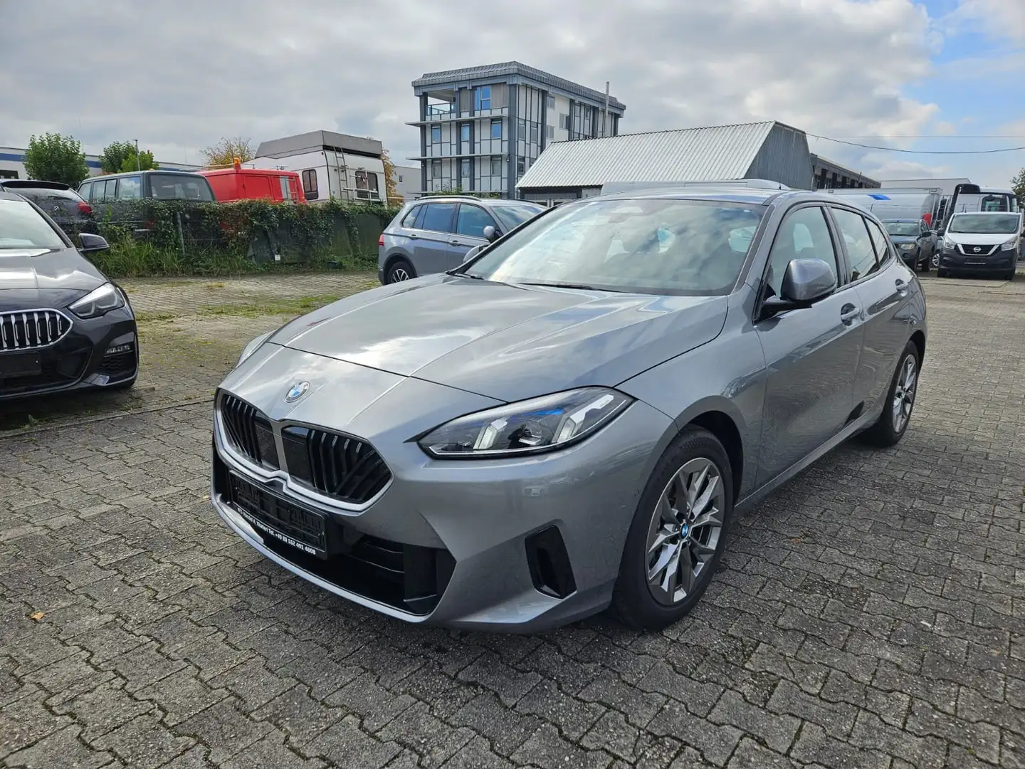 BMW 120 1er Aut. Navi Kamera PDC - 1