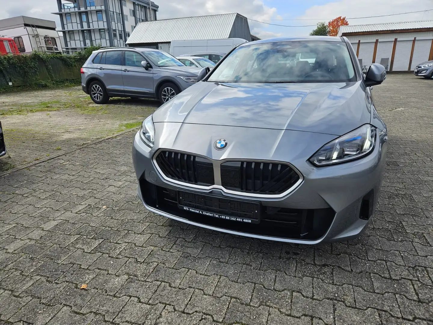 BMW 120 1er Aut. Navi Kamera PDC - 2