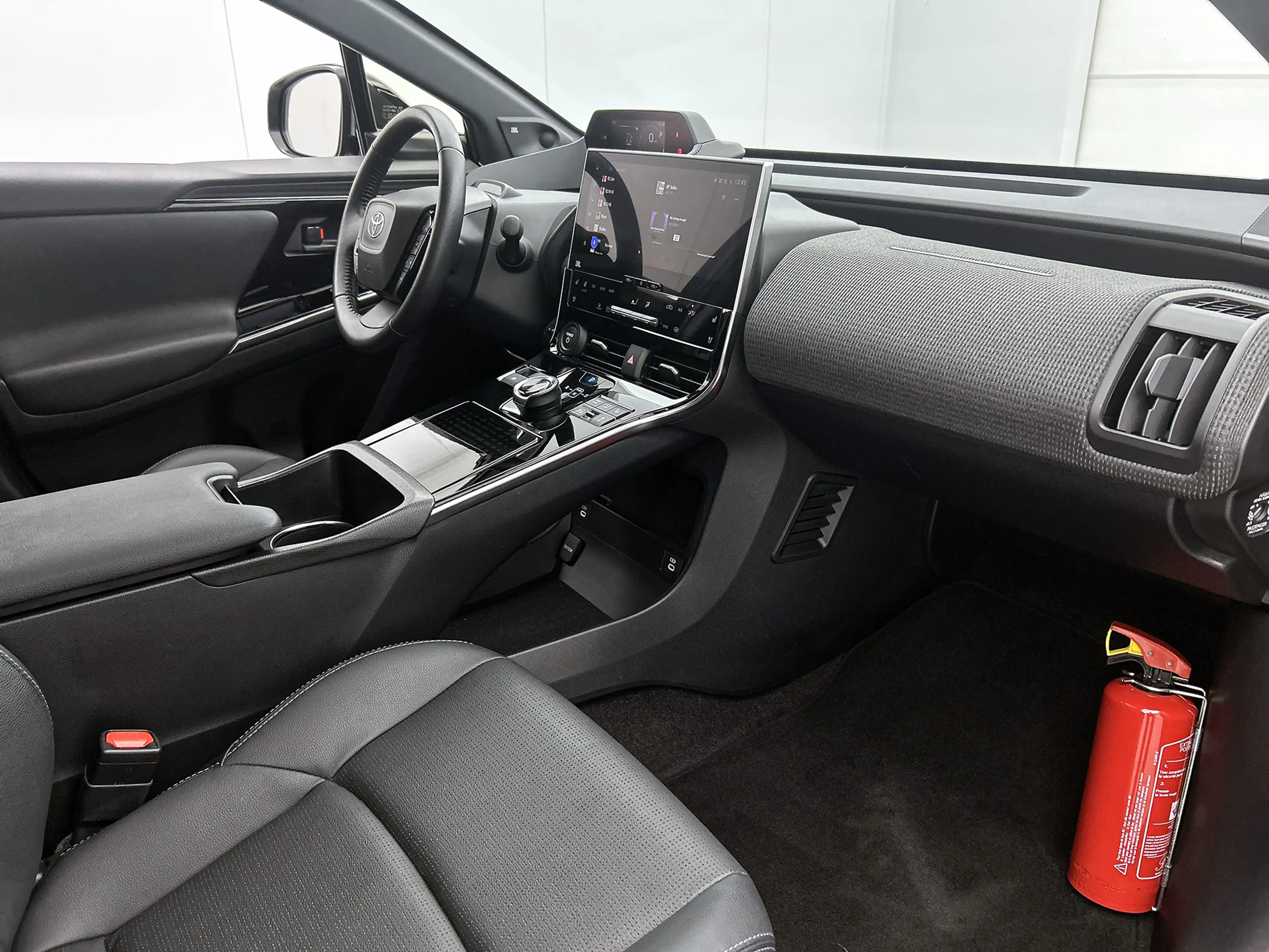 Toyota bZ4X Premium 4WD 71 kWh | Afn.Trekhaak | Navigatie | Pa — photo 7