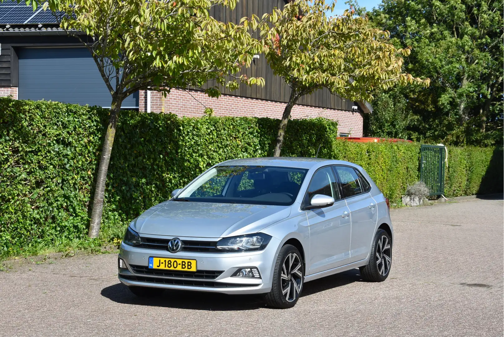 Volkswagen Polo 1.0 TSI 96 PK PDC ECC Navi NAP Carplay Comfortline Grijs - 1