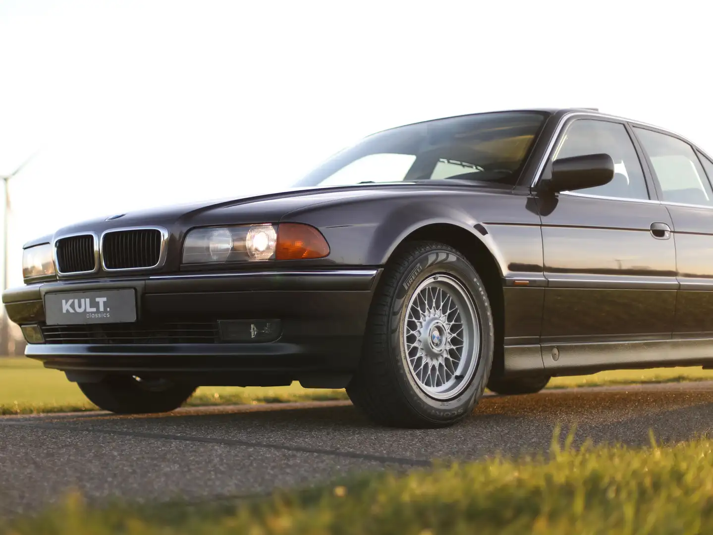 BMW 740 First paint | DE | 26.100km | Individual | 1 owner Mauve - 2