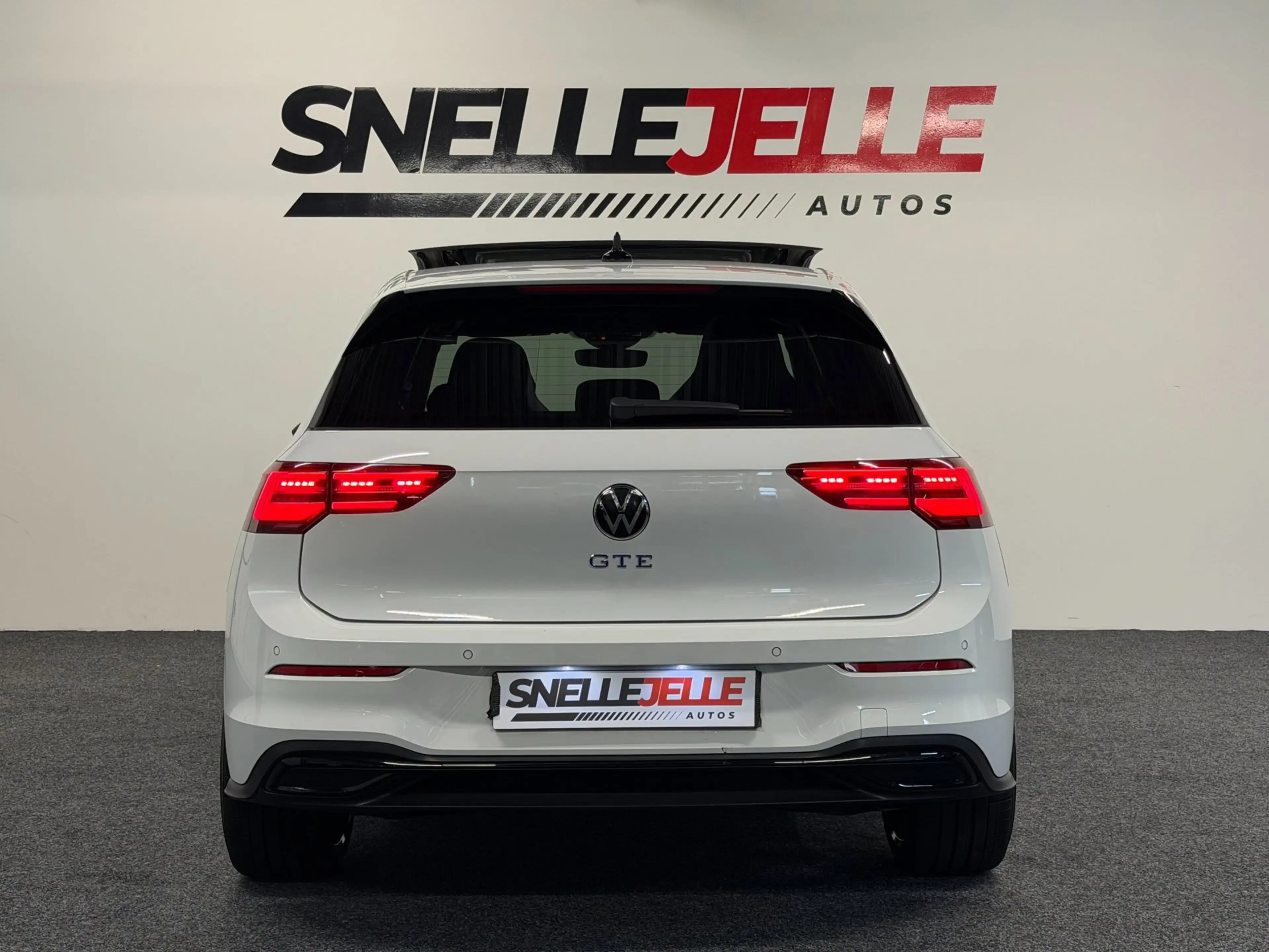 Volkswagen Golf GTE 1.4 eHybrid GTE|PANO|HUD|MATRIX|IQ LIGHTS|19 INCH — photo 4