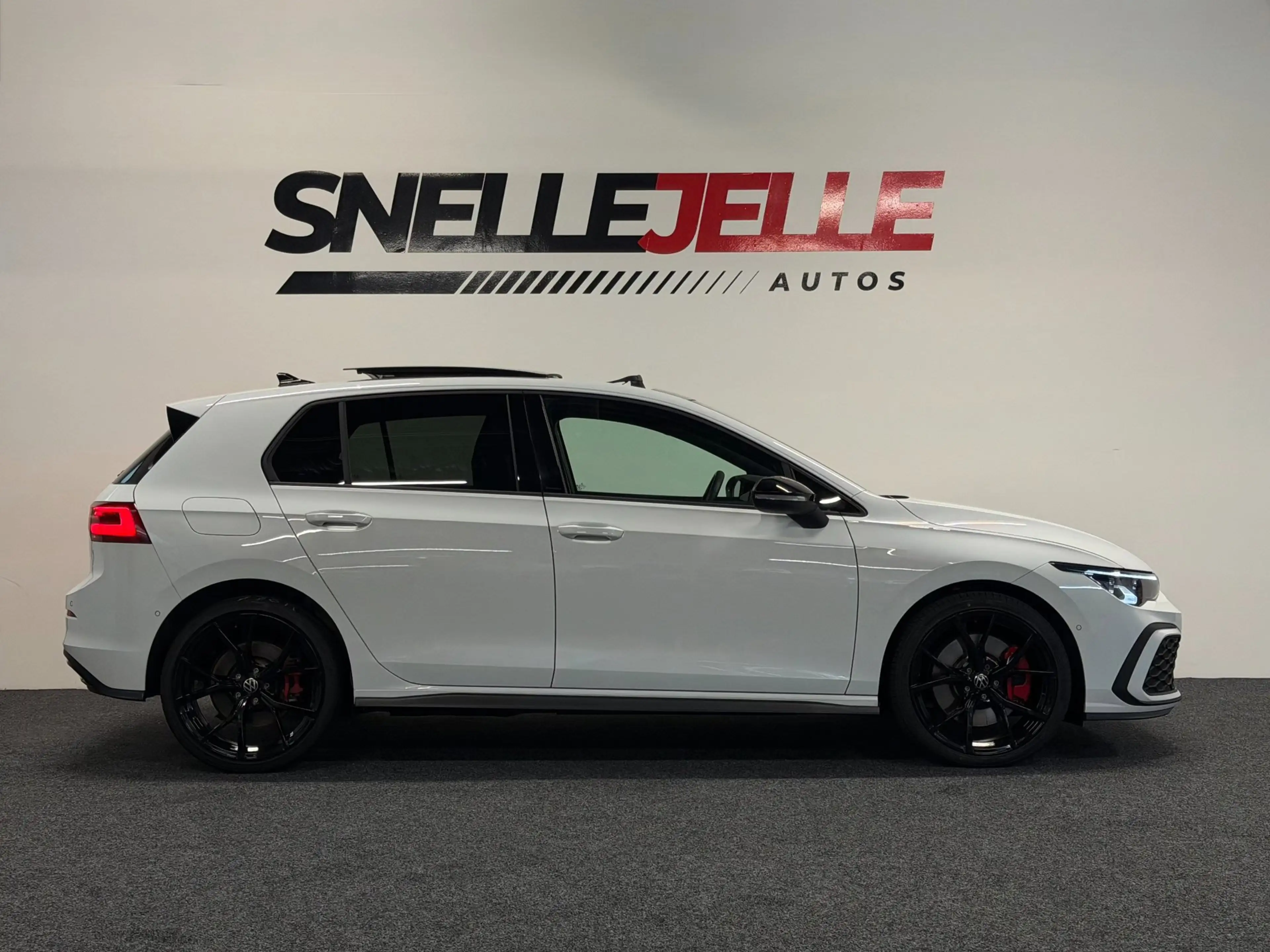 Volkswagen Golf GTE 1.4 eHybrid GTE|PANO|HUD|MATRIX|IQ LIGHTS|19 INCH — photo 2