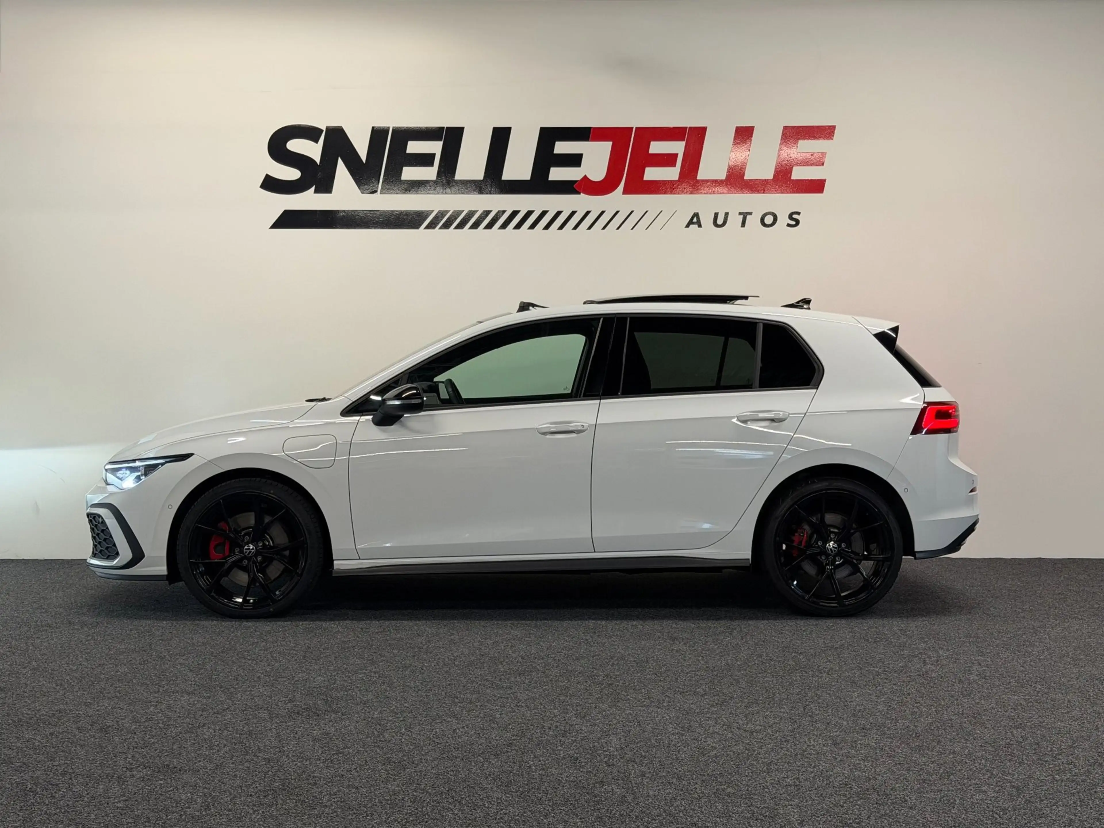 Volkswagen Golf GTE 1.4 eHybrid GTE|PANO|HUD|MATRIX|IQ LIGHTS|19 INCH — photo 6