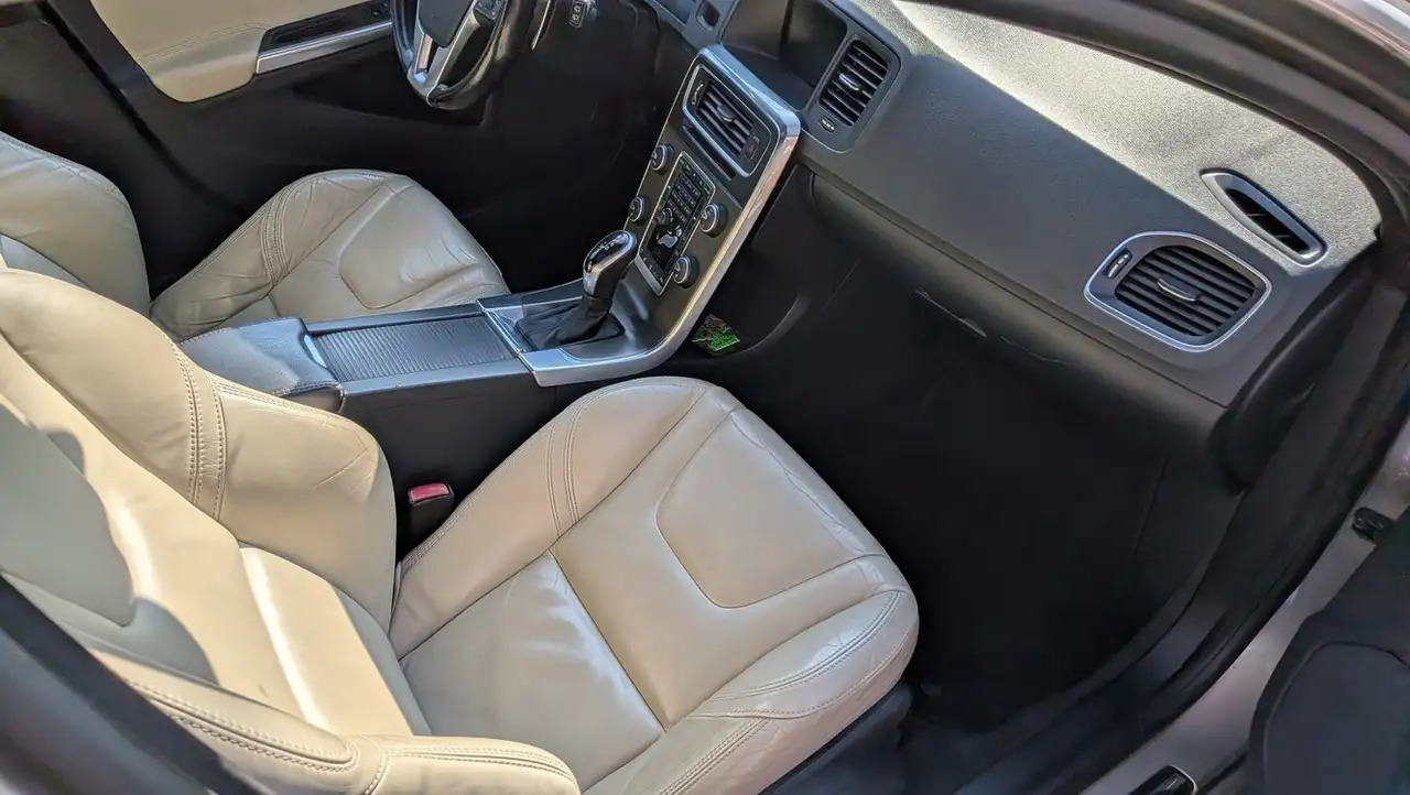 Volvo V60 снимка Volvo V60