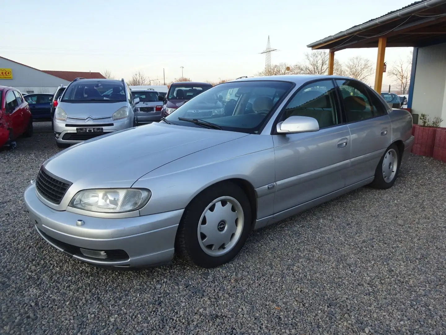 Opel Omega 2.2 16V Elegance Gris - 1