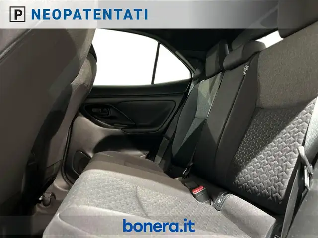 Toyota Yaris view 11