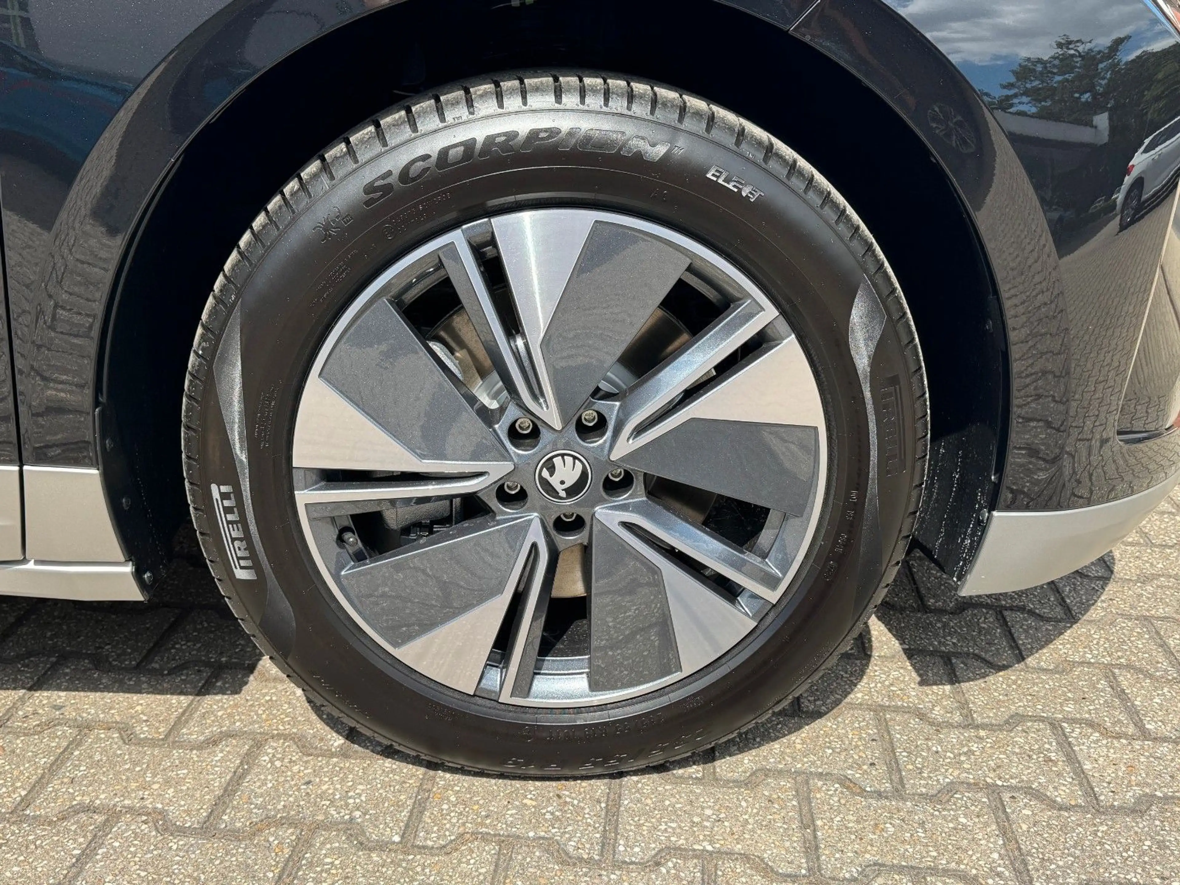 Skoda Enyaq 85 Lounge, EL Sitze, AHK, PANO — photo 6