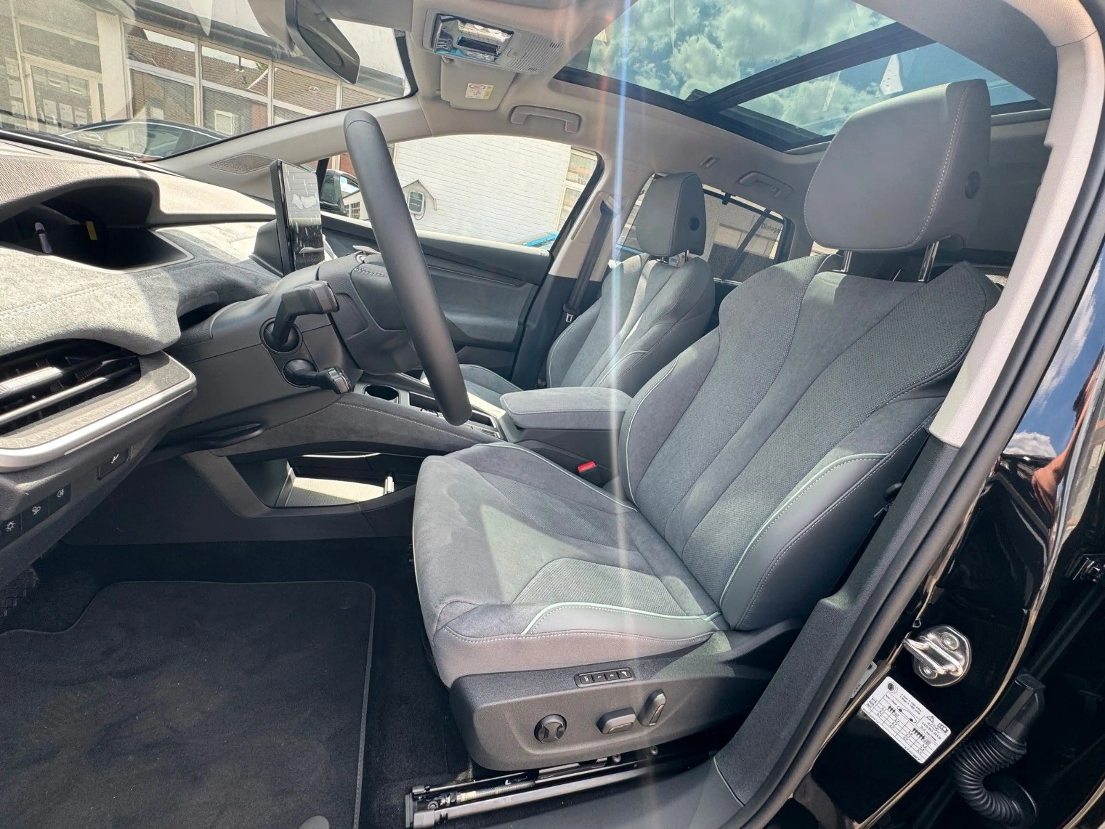 Skoda Enyaq 85 Lounge, EL Sitze, AHK, PANO — photo 8