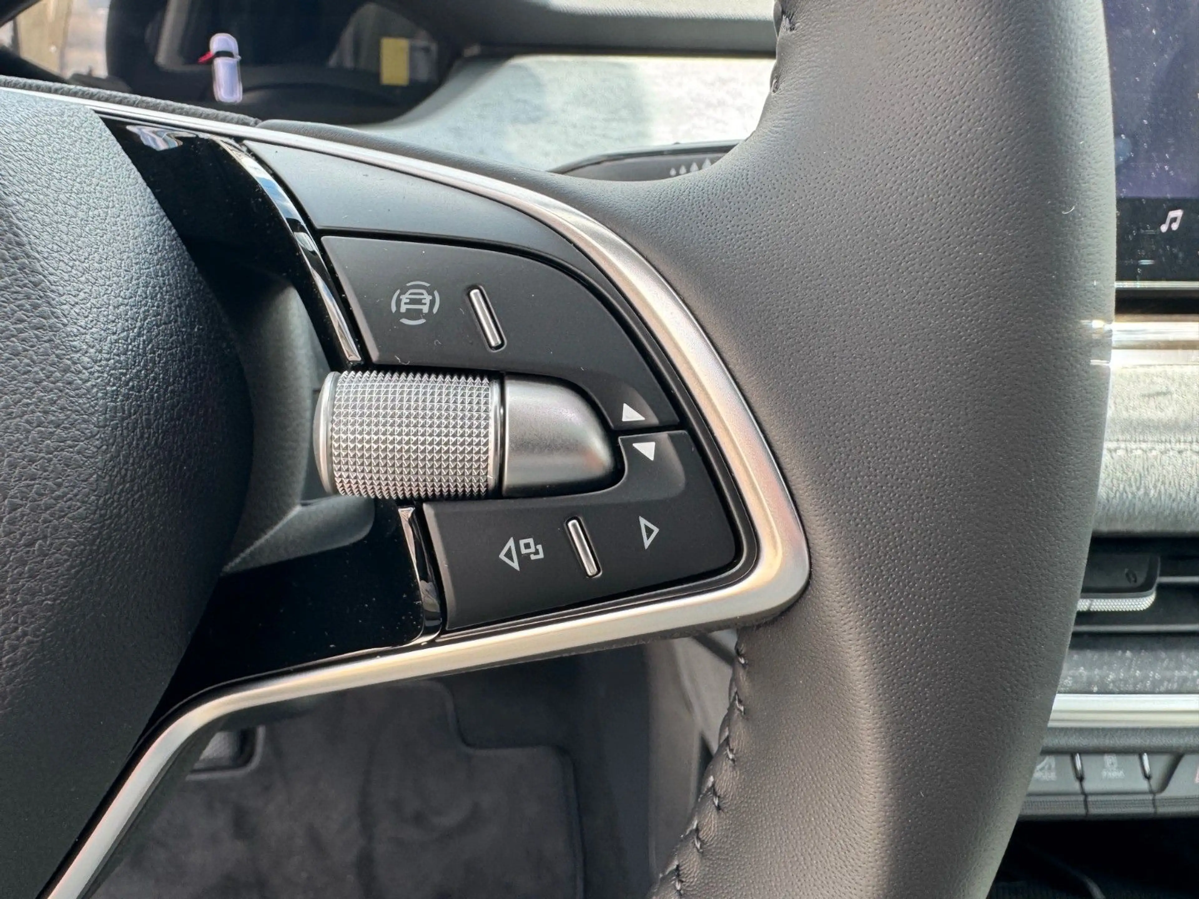 Skoda Enyaq 85 Lounge, EL Sitze, AHK, PANO — photo 15