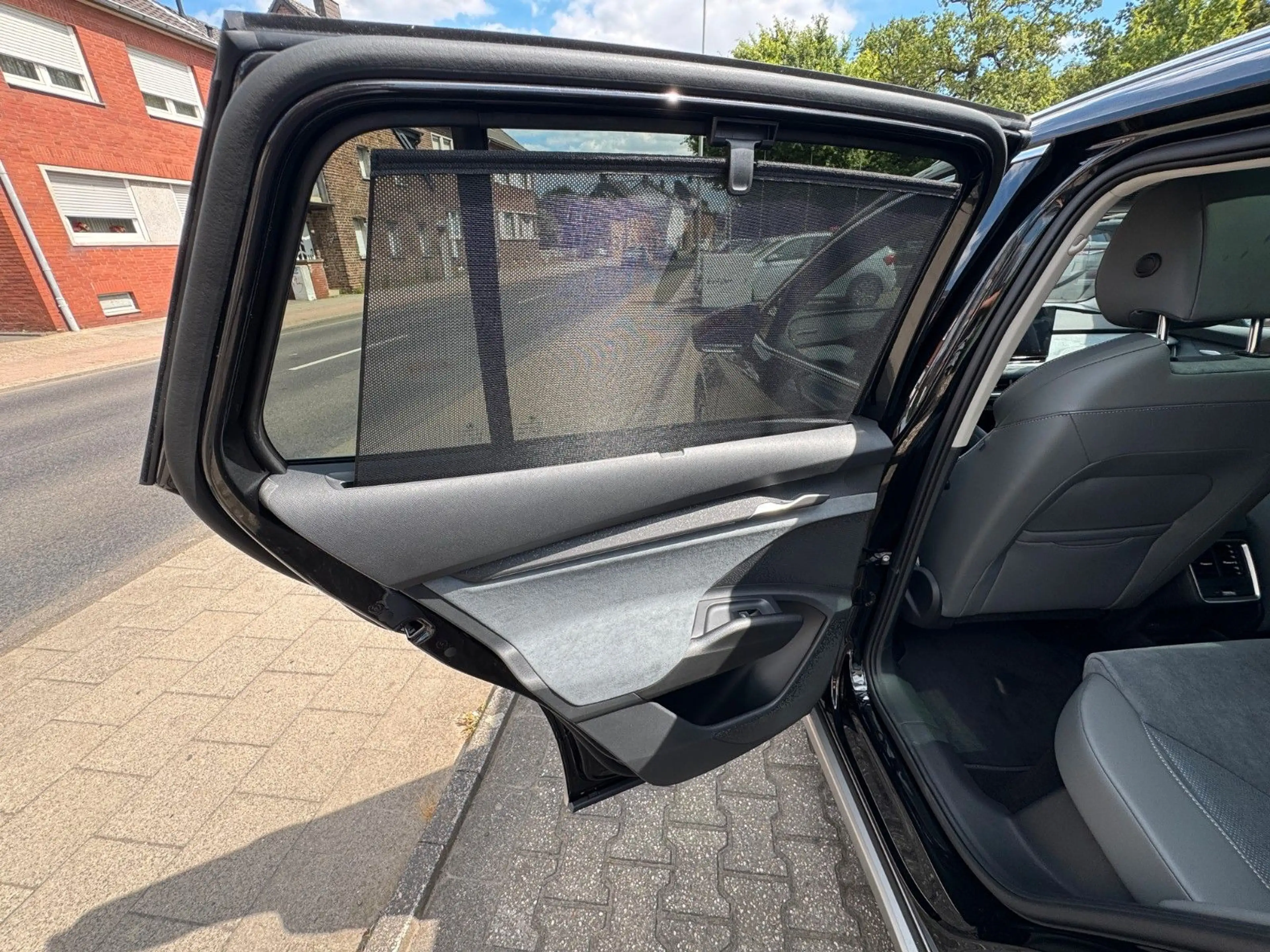 Skoda Enyaq 85 Lounge, EL Sitze, AHK, PANO — photo 18