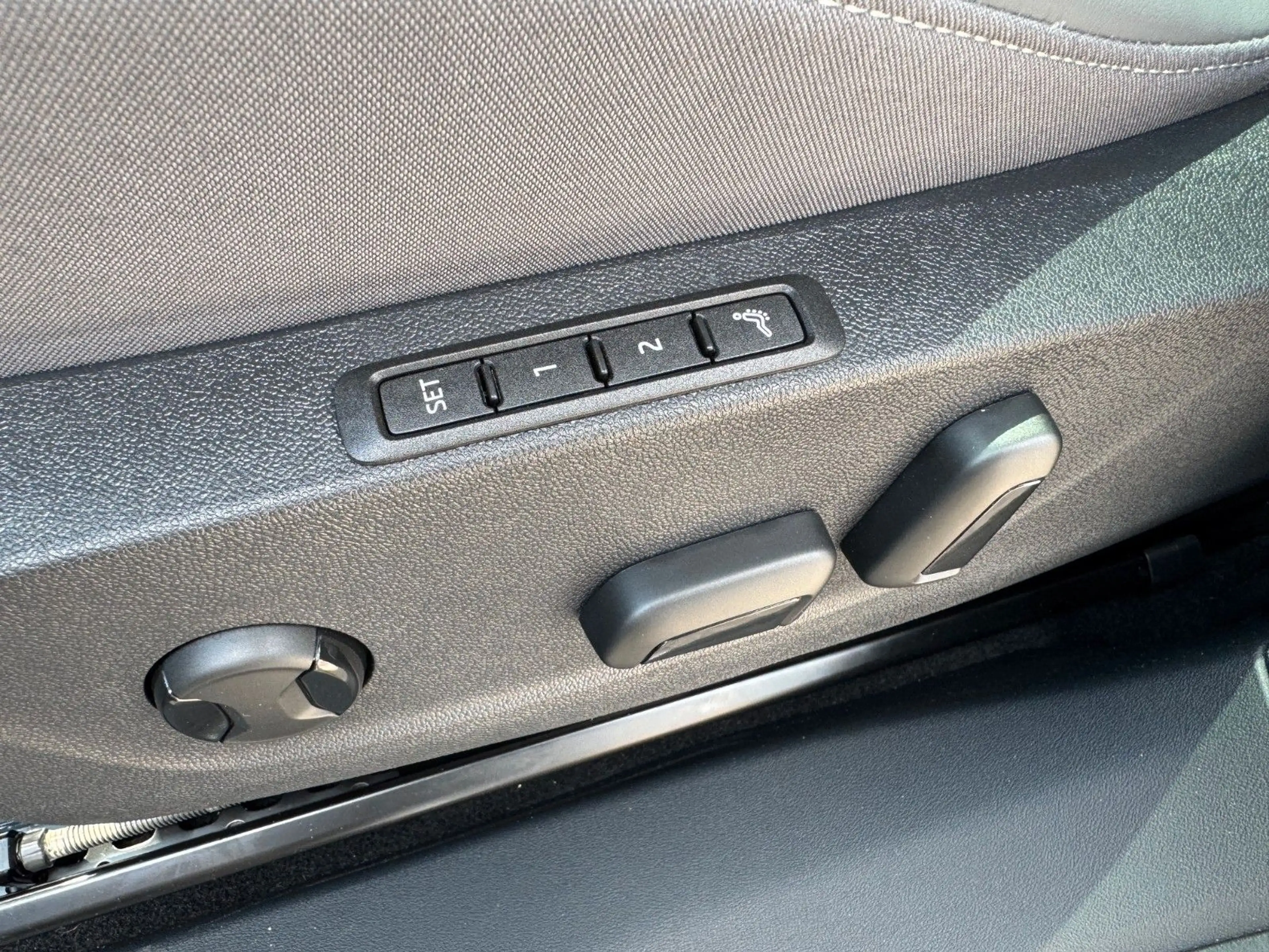 Skoda Enyaq 85 Lounge, EL Sitze, AHK, PANO — photo 12