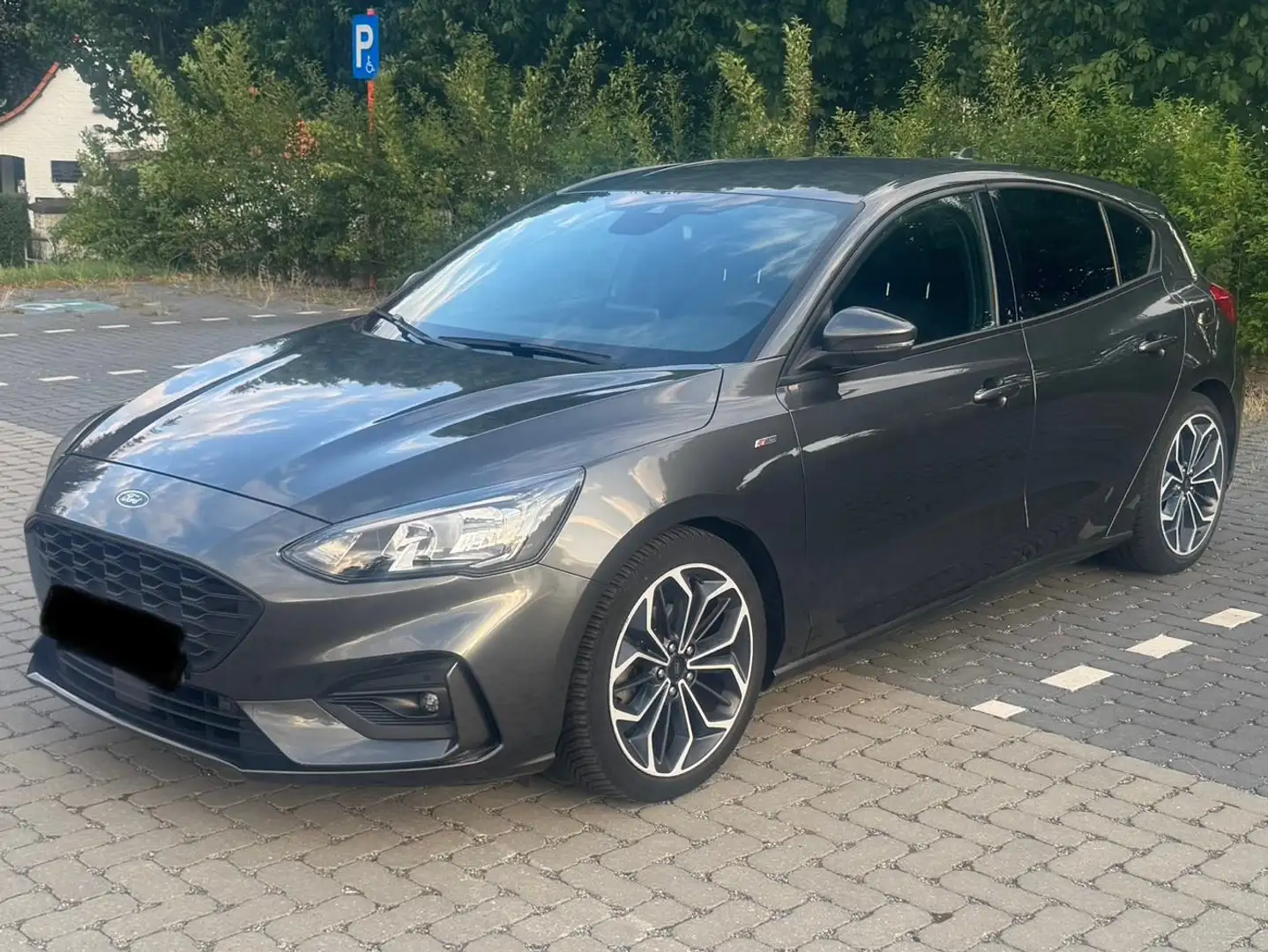 Ford Focus Focus 1.0 EcoBoost Start-Stopp-System ST-LINE Grijs - 1