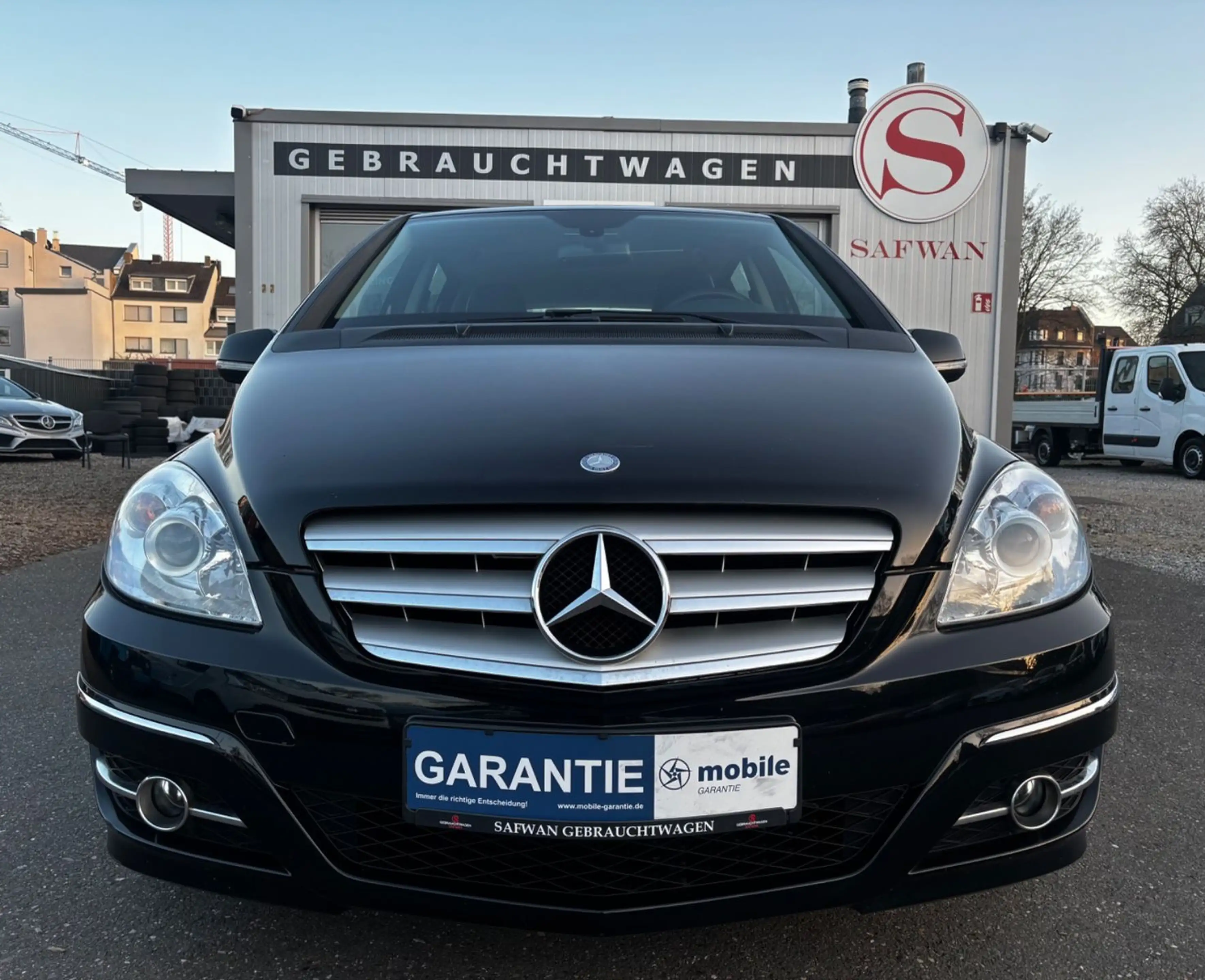 Mercedes-Benz B 160 Sport*LM*TÜVNEU*AHK*TLEDER*ALLSEASON*SITZH — photo 2