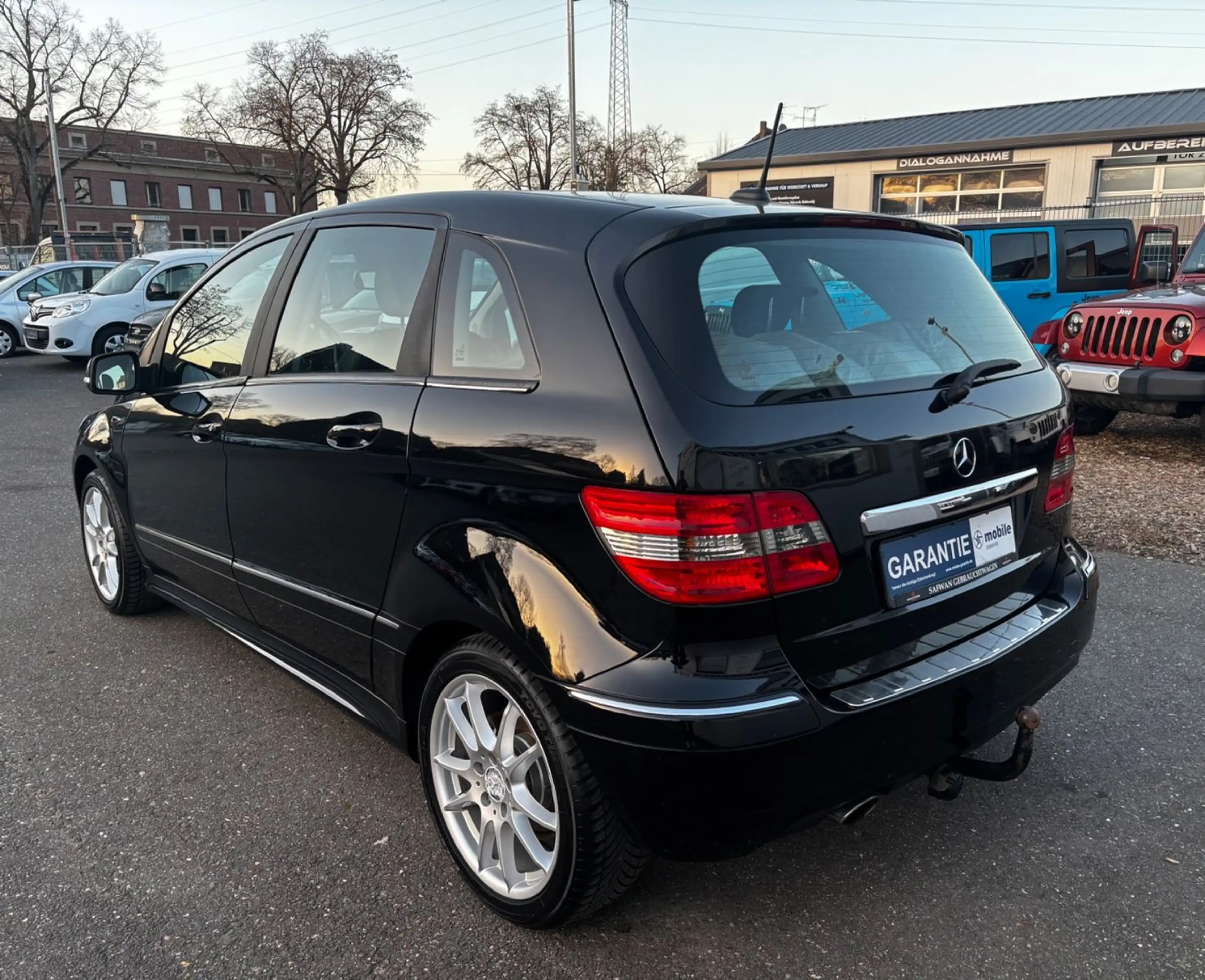 Mercedes-Benz B 160 Sport*LM*TÜVNEU*AHK*TLEDER*ALLSEASON*SITZH — photo 4