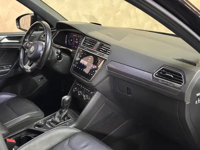 Volkswagen Tiguan view 12