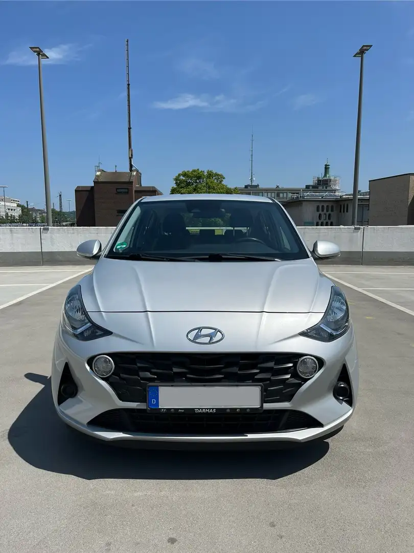 Hyundai i10 1.2 Trend Silber - 1