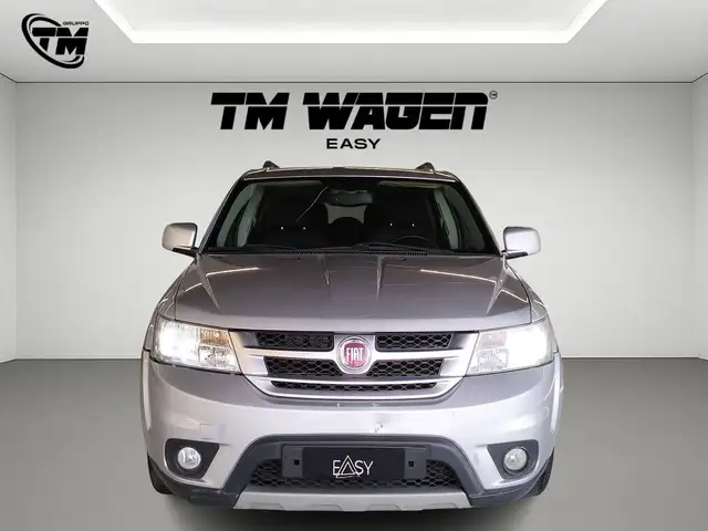 Fiat Freemont view 2