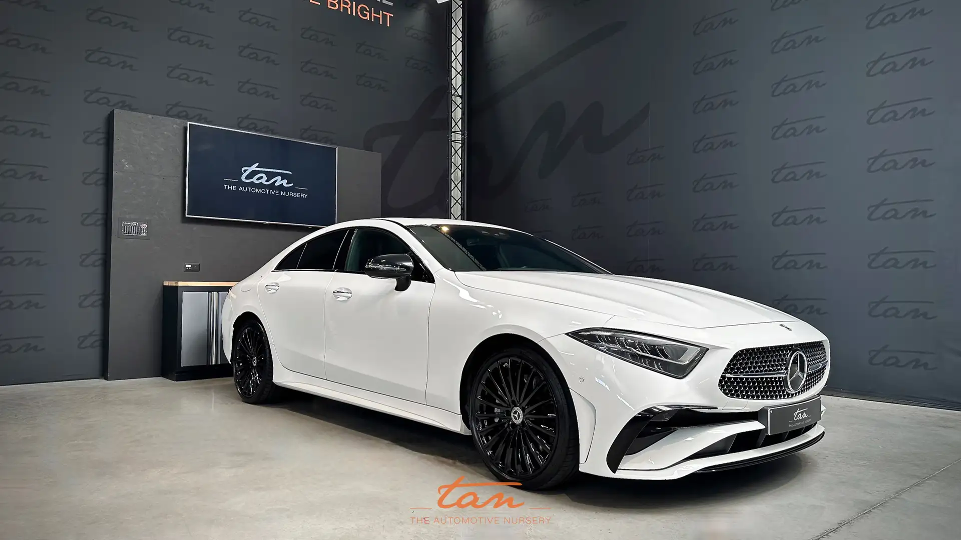Mercedes-Benz CLS 400 d 4-Matic AMG Line 9G-Tronic FaceLift Bílá - 1