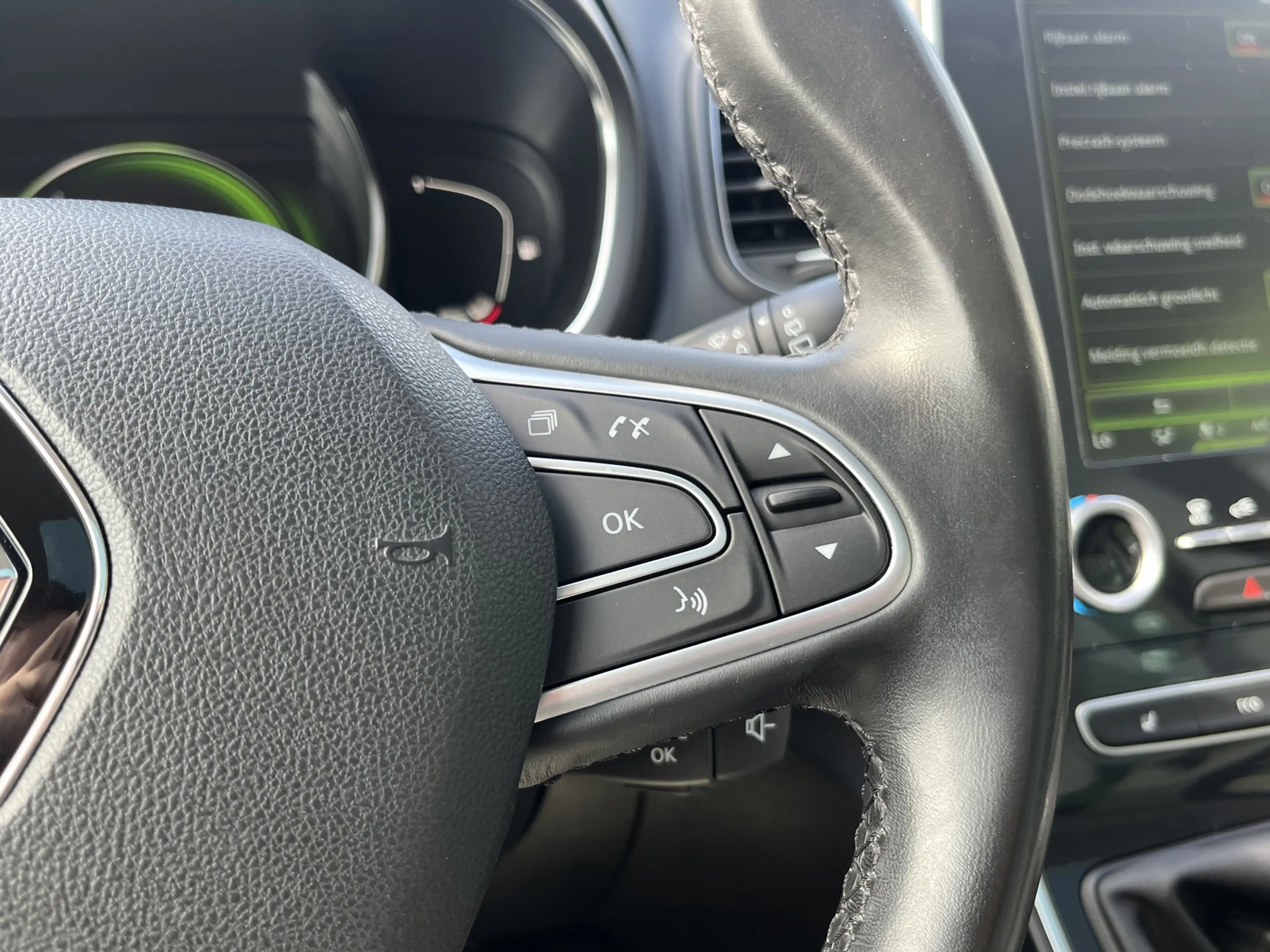 Renault Grand Scenic TCe 132 PK Bose / Dealer onderhouden / Trekhaak / — photo 27