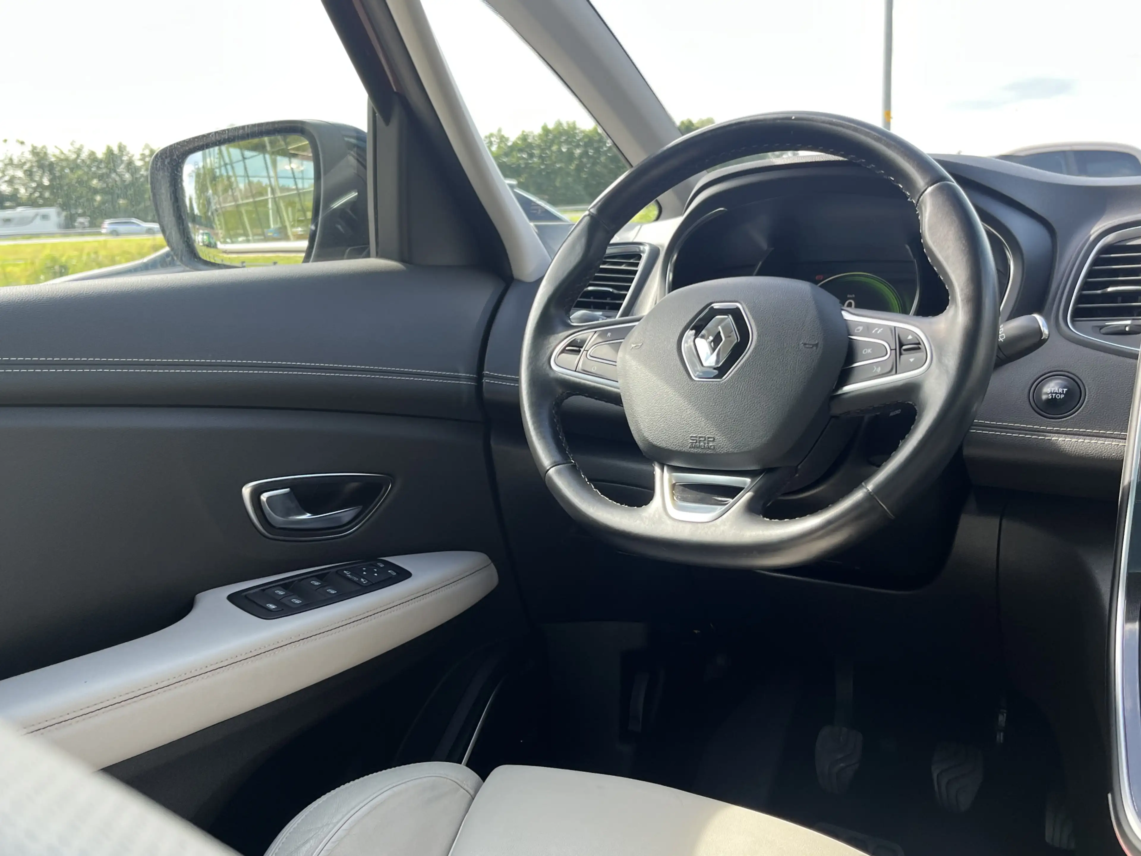 Renault Grand Scenic TCe 132 PK Bose / Dealer onderhouden / Trekhaak / — photo 18