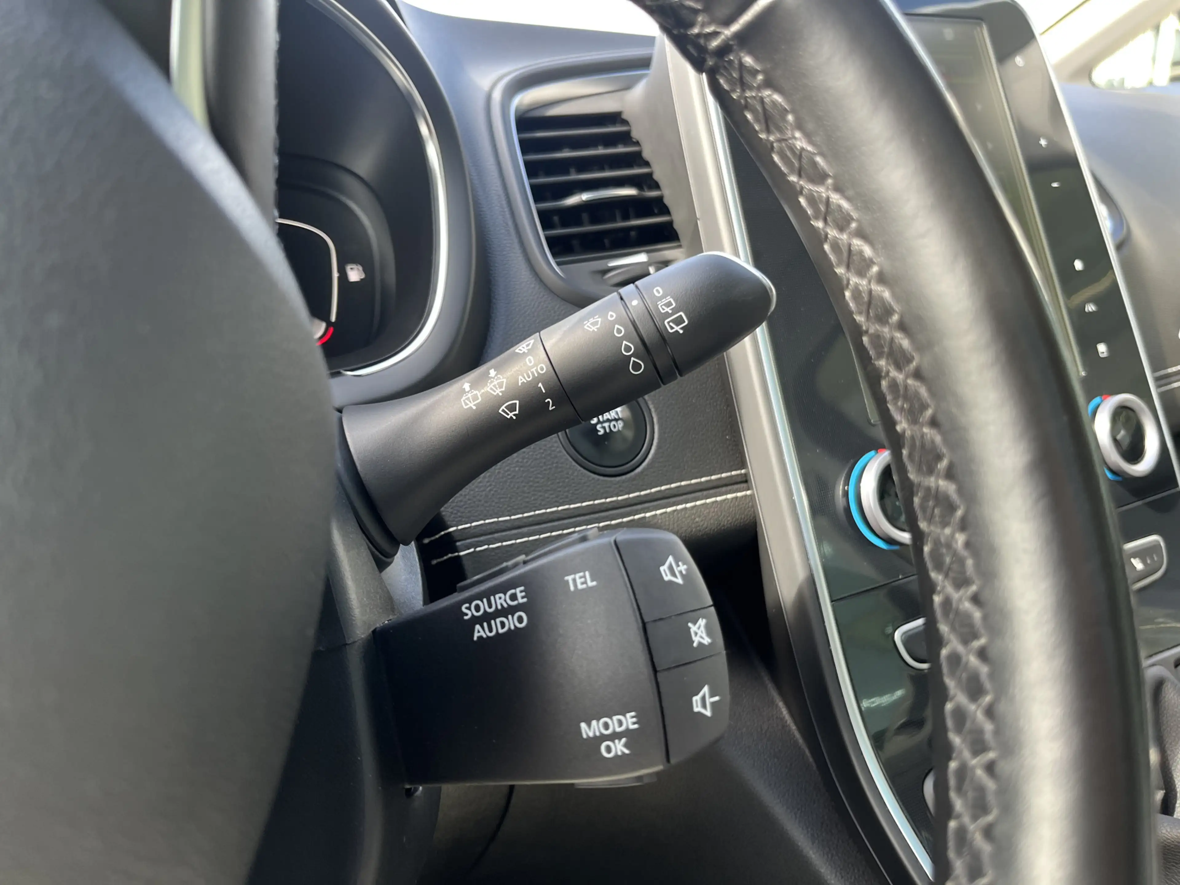 Renault Grand Scenic TCe 132 PK Bose / Dealer onderhouden / Trekhaak / — photo 29