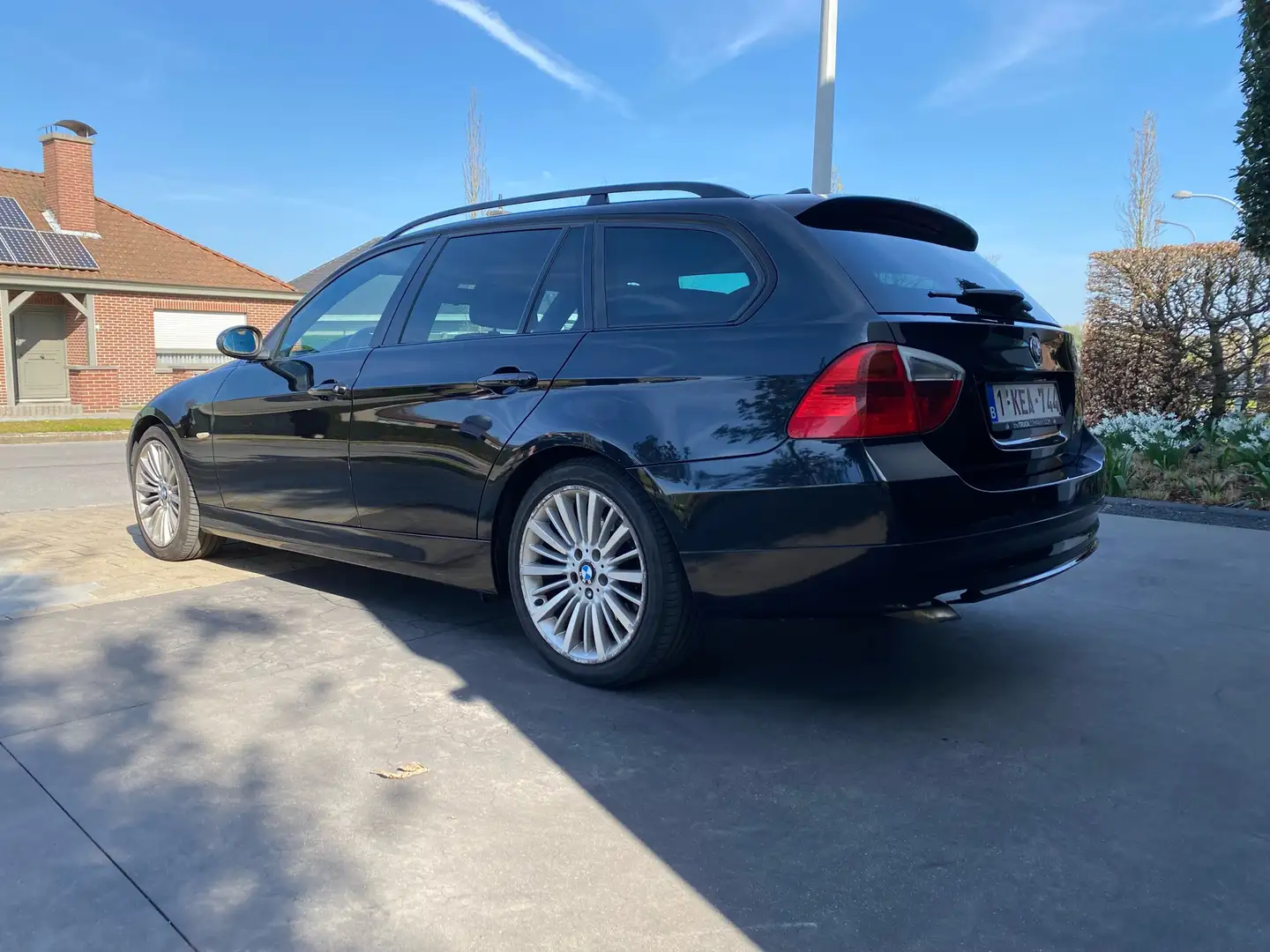 BMW 320 320d DPF Touring Edition Fleet Zwart - 2