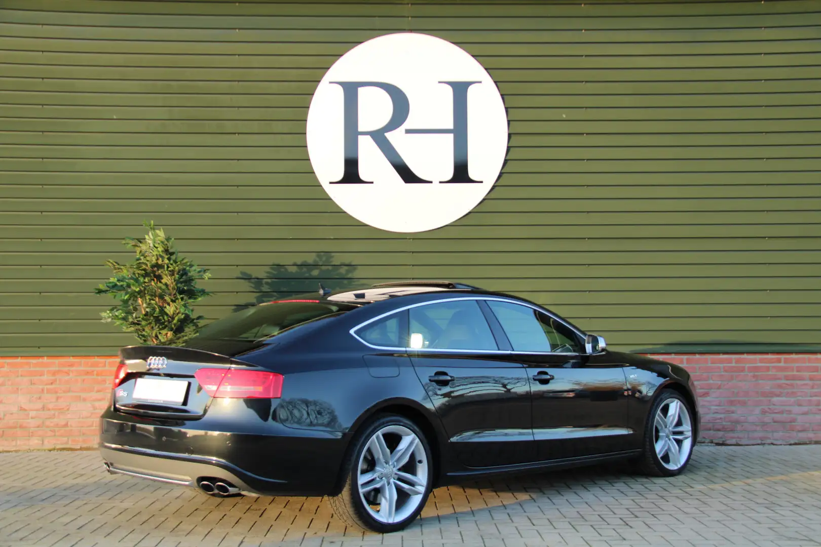 Audi A5 Sportback S5 3.0 V6 TFSI Quattro Automaat - Youngt Zwart - 2