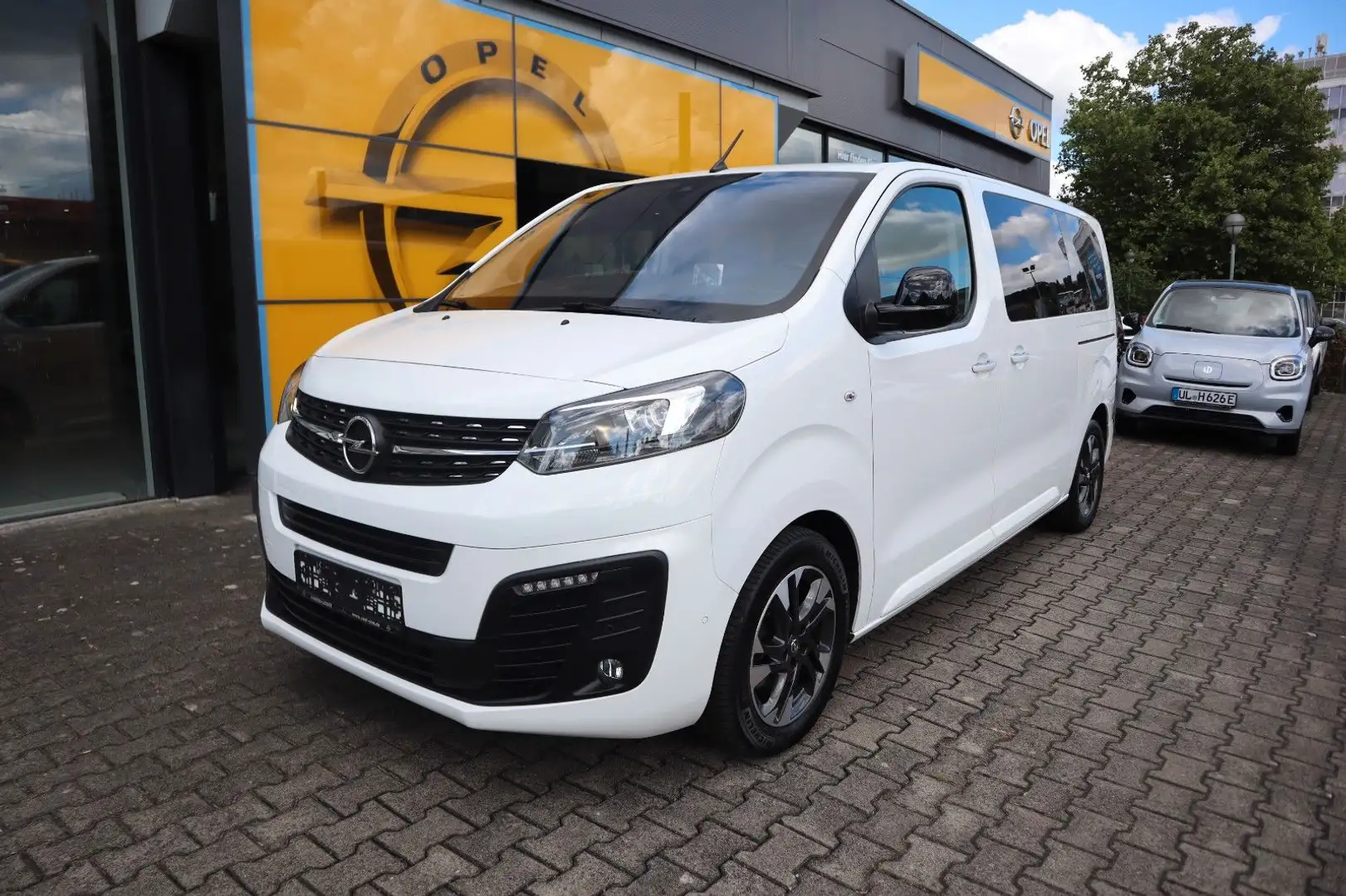 Opel Zafira Life Tourer M 2.0D AT8, 7-Sitzer, Navi Blanc - 2