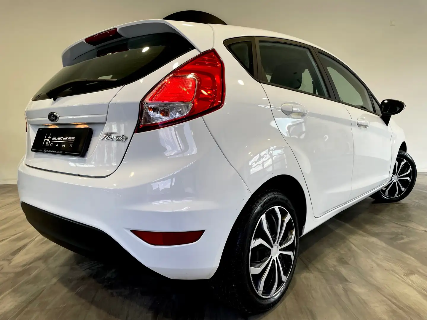 Ford Fiesta 1.0i/ CLIMATISATION/ BLUETOOTH/ RADIO/ VOLANT CUIR Wit - 2
