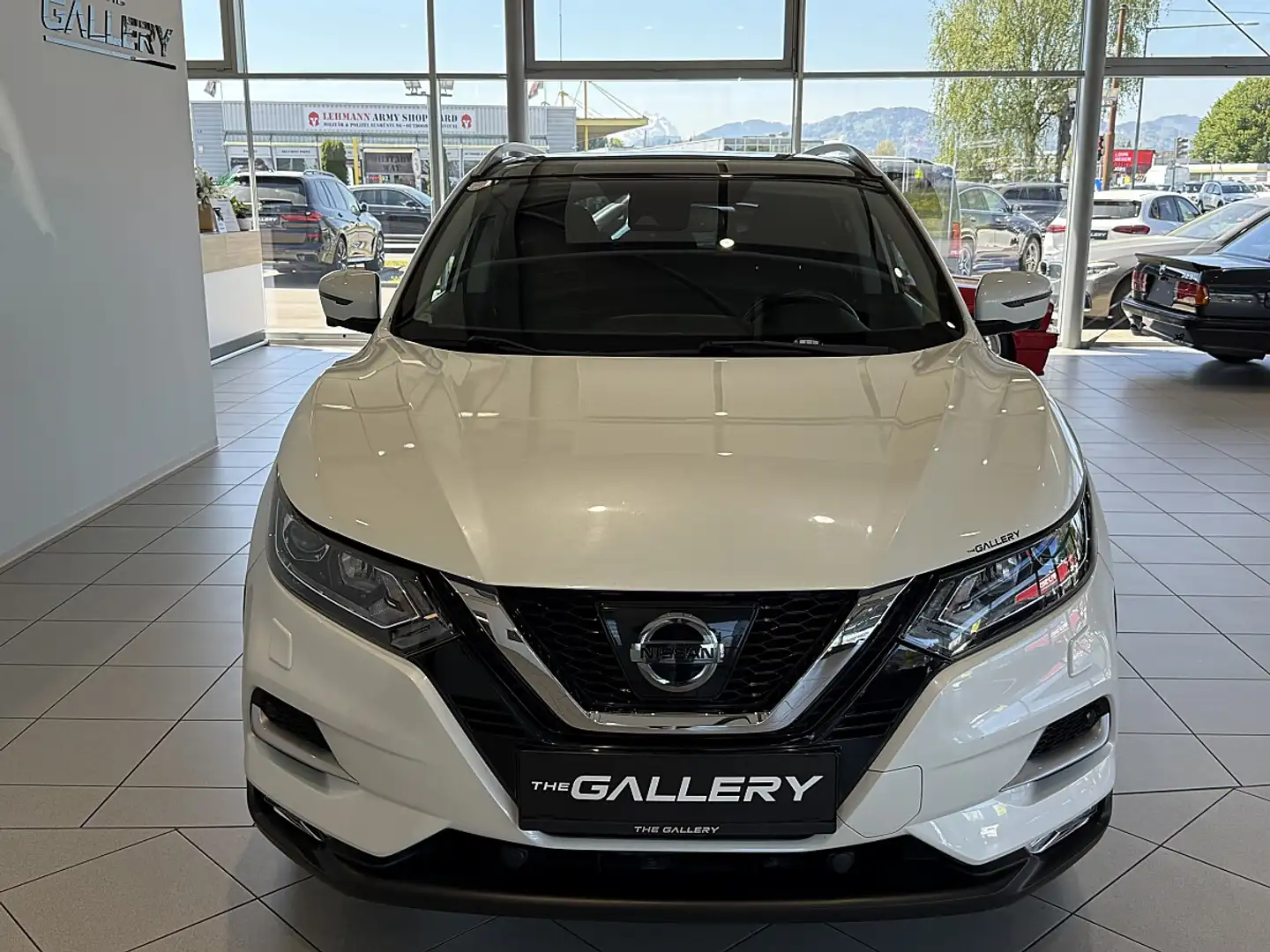 Nissan Qashqai 1,2 DIG-T N-Connecta Aut.*Panorama*AHK*Spur*360° Weiß - 2