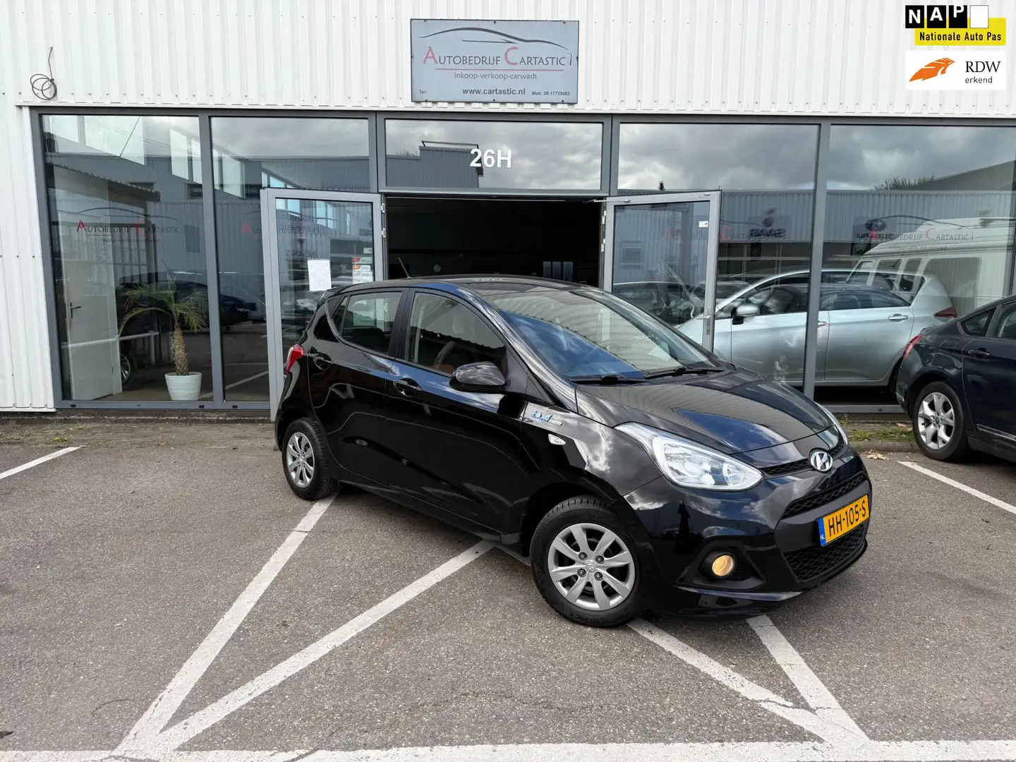Hyundai i10 1.0i i-Motion Comfort CLIMA | 1e EIGENAAR | CRUISE Noir - 1