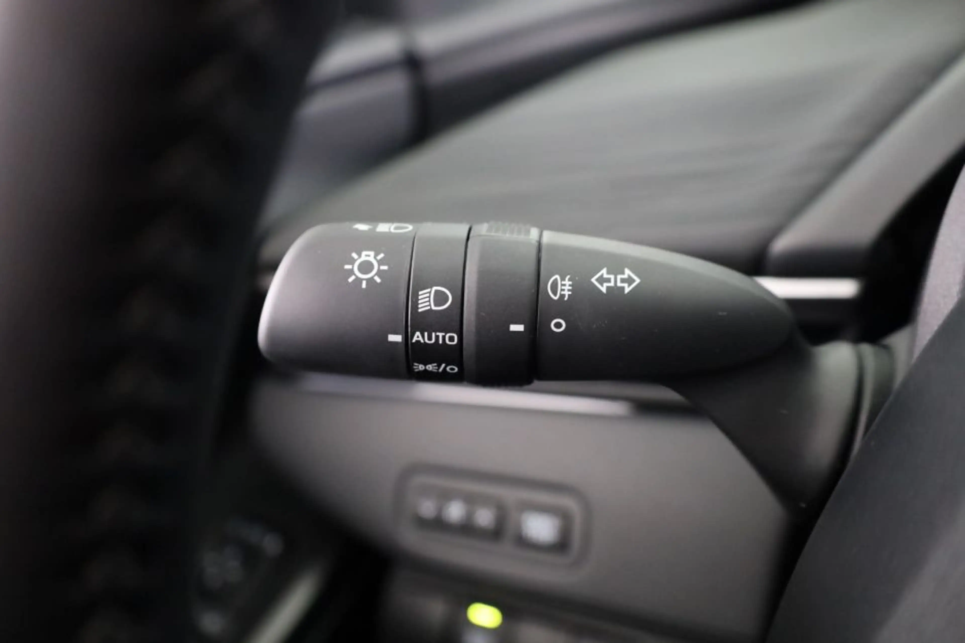 Toyota C-HR+ First Edition 77 kWh | DEMO | 20" Lichtmetalen vel — photo 15