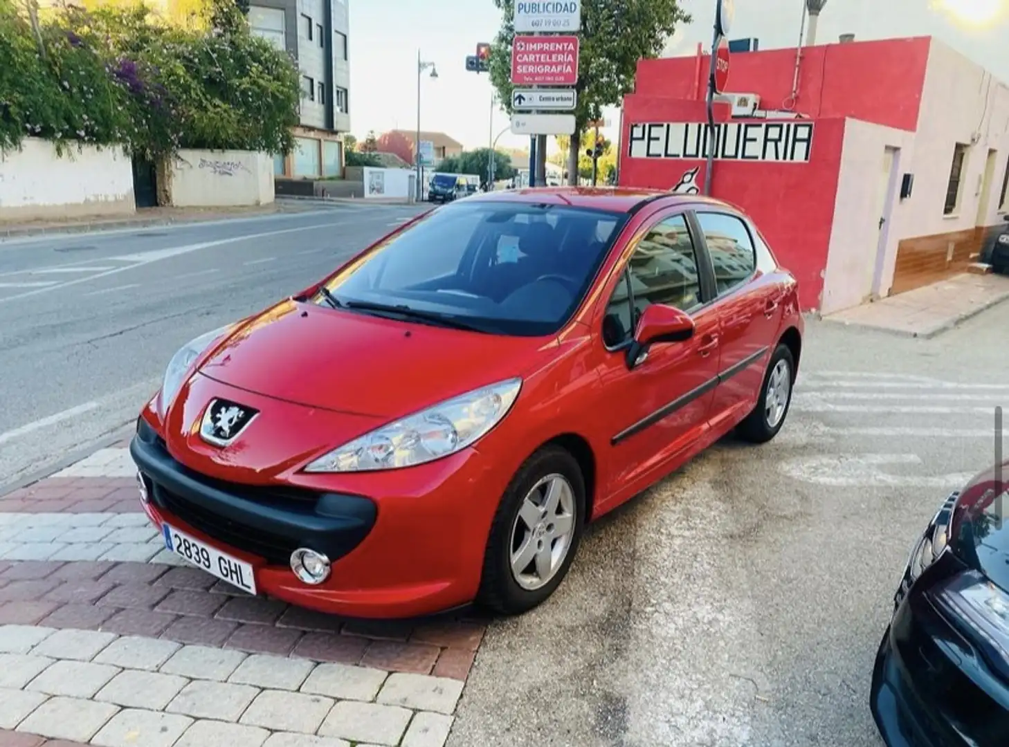 Peugeot 207 Berlina Manual de 5 Puertas Rojo - 2